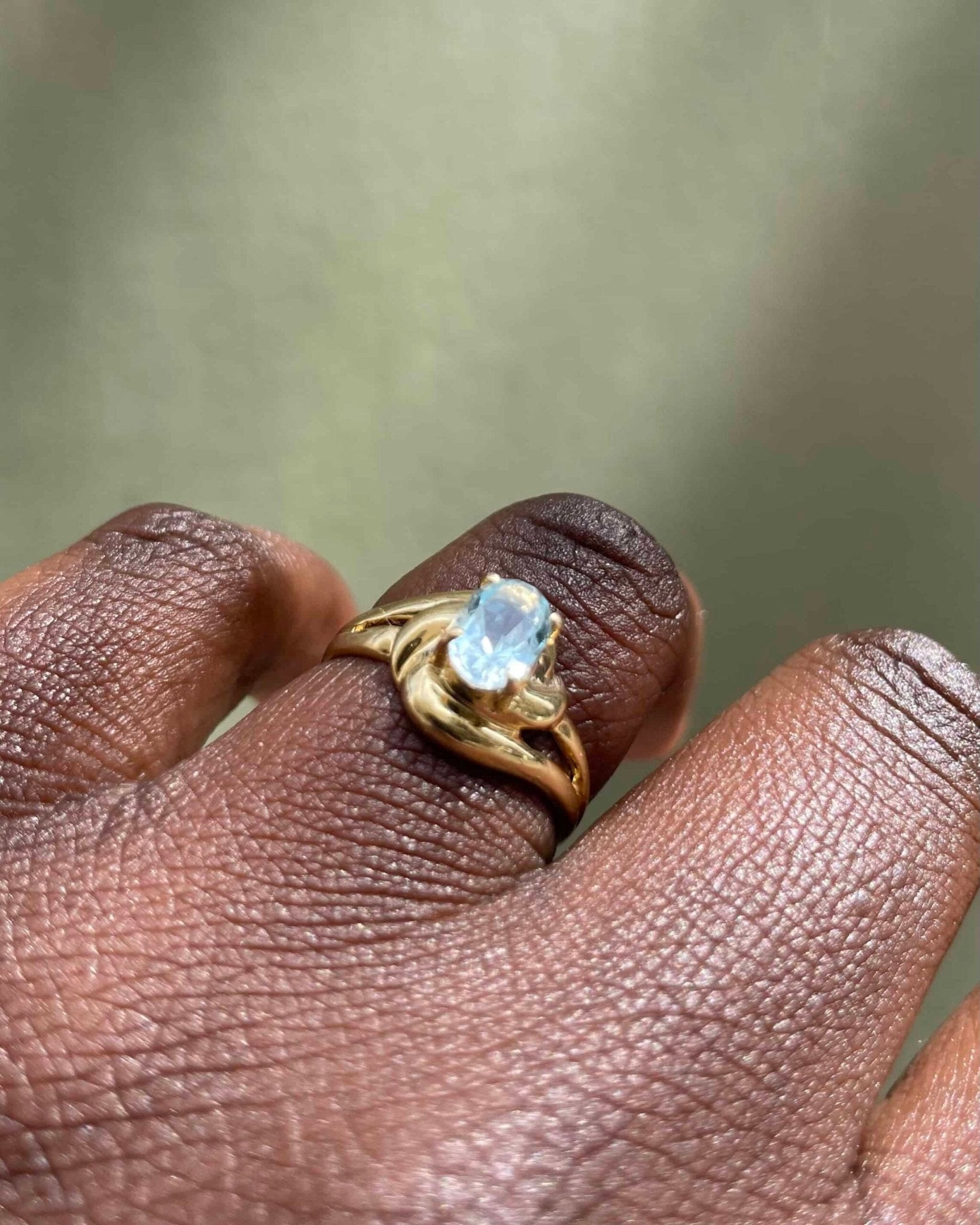 Bague Vintage Tourbillon Topaze 0.80 carat "Kesley" - Elliade Paris