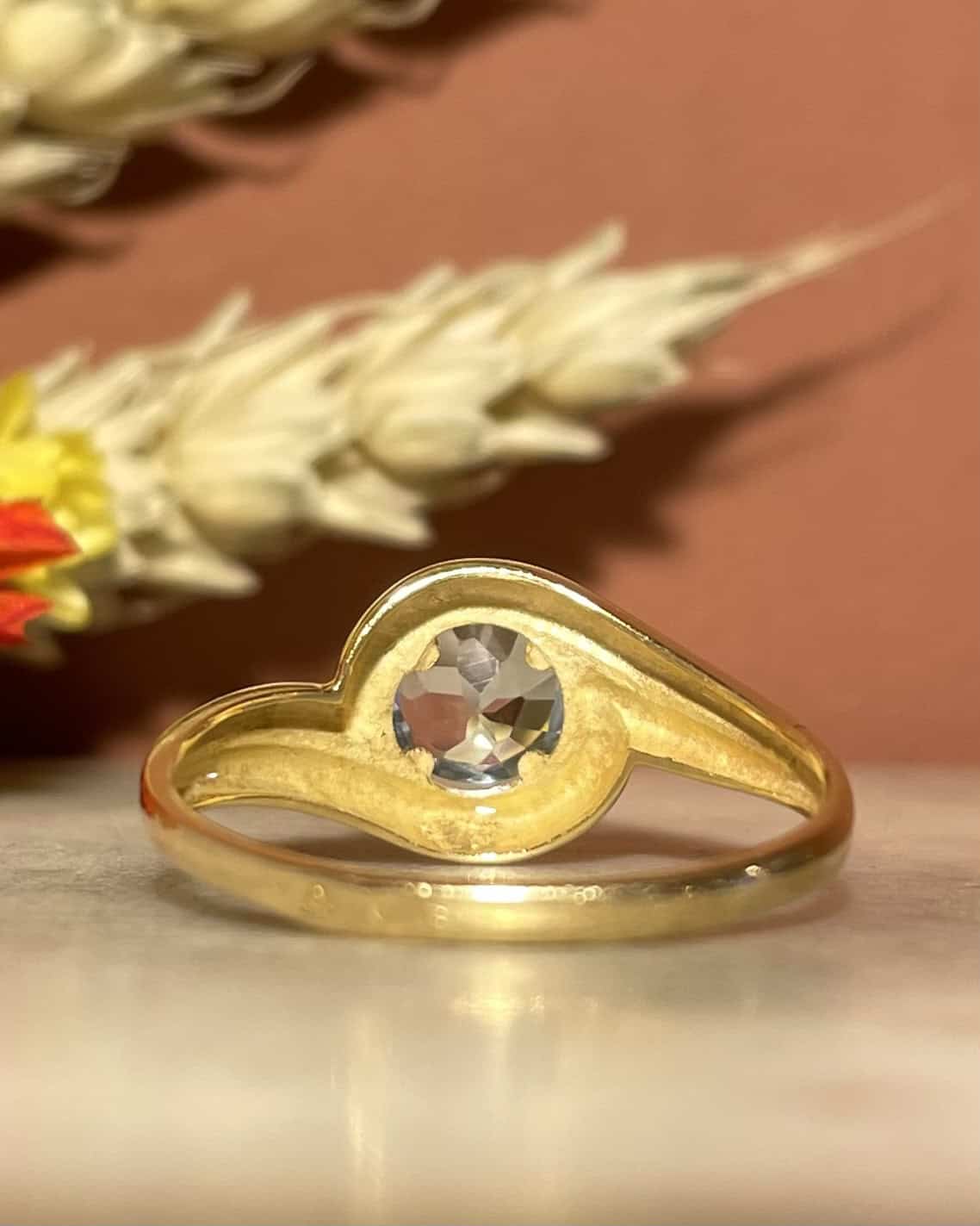 Bague Vintage Tourbillon Topaze 0.90 carat "Hanaé" - Elliade Paris