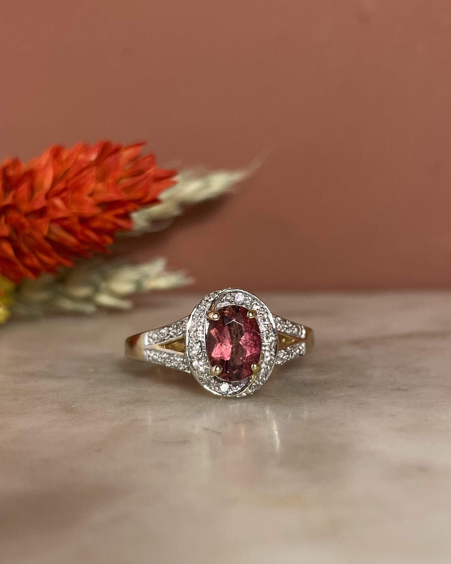 Bague Vintage Tourmaline Rose 1.35 carat & 22 Diamants "Orya" - Elliade Paris
