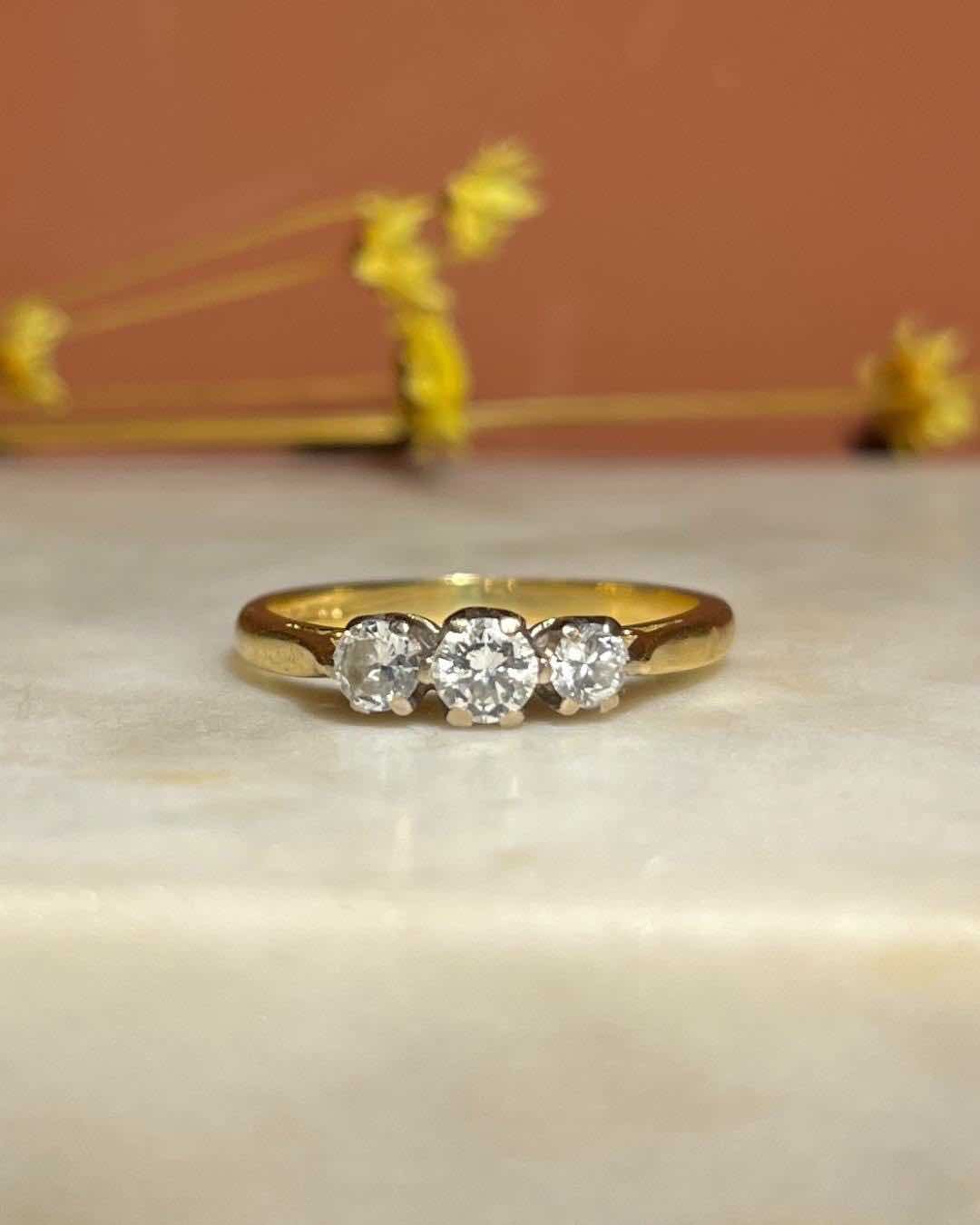 Bague Vintage Trilogie Diamants "Laurence" - Elliade Paris