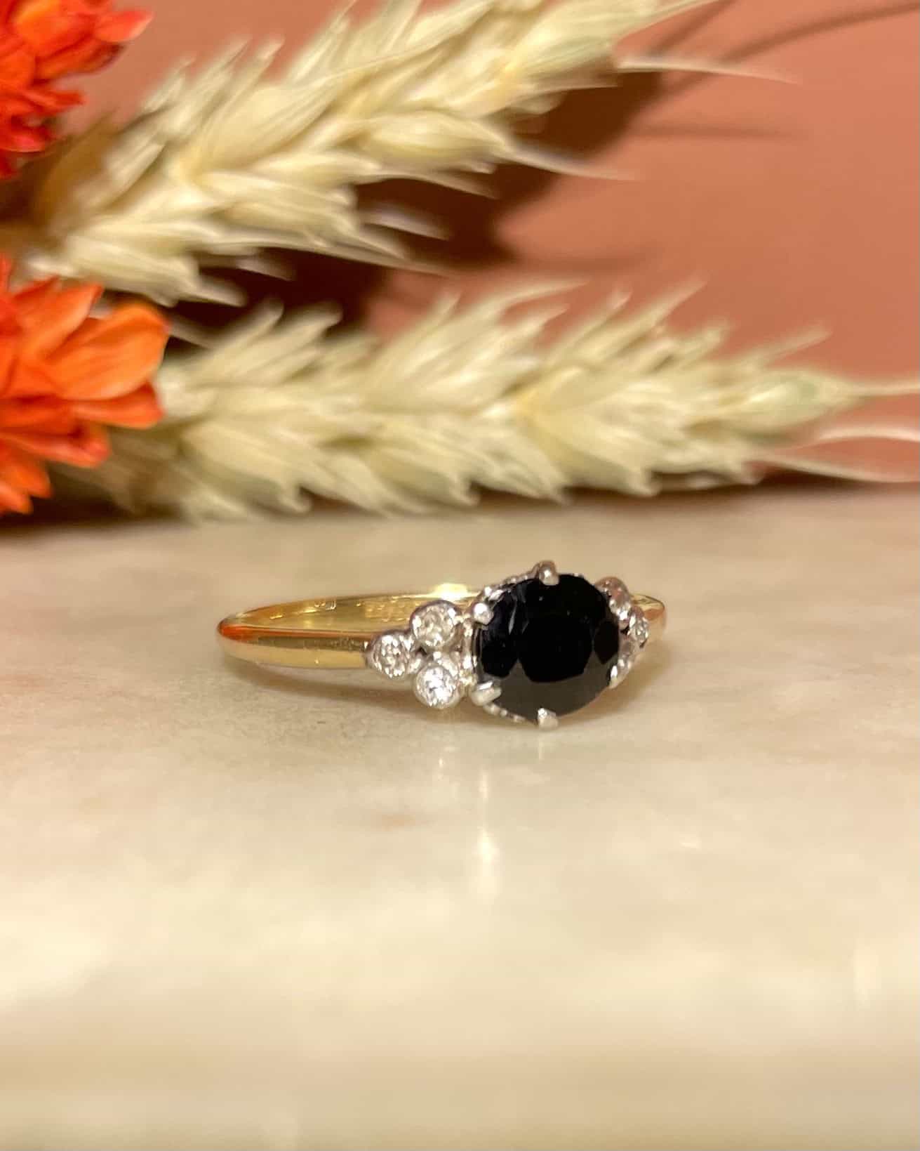 Anillo trilogía "Maélia" de zafiro y diamantes de 1,20 quilates