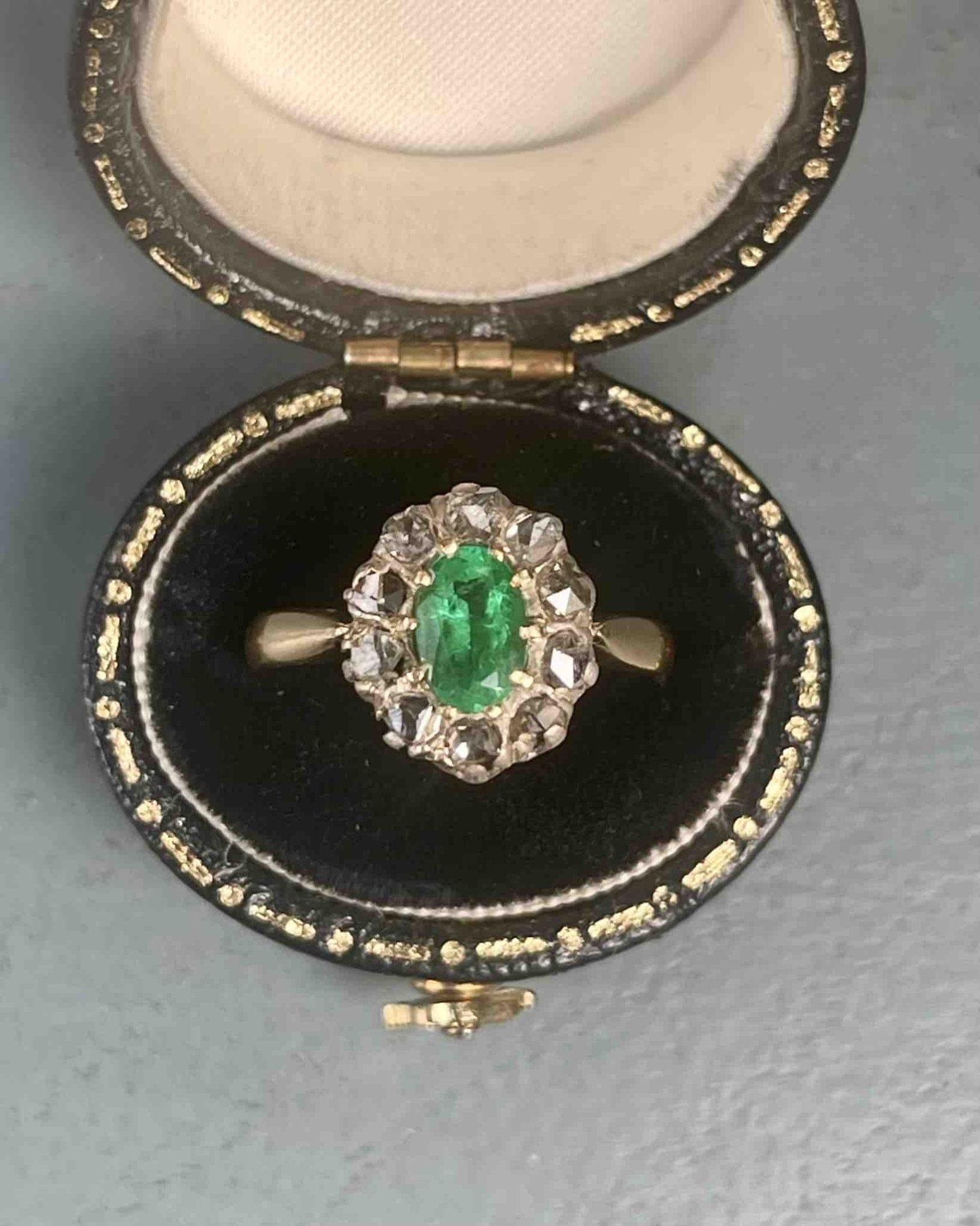 Bague XIX siècle Marguerite Émeraude & 10 Diamants "Laurianne" - Elliade Paris