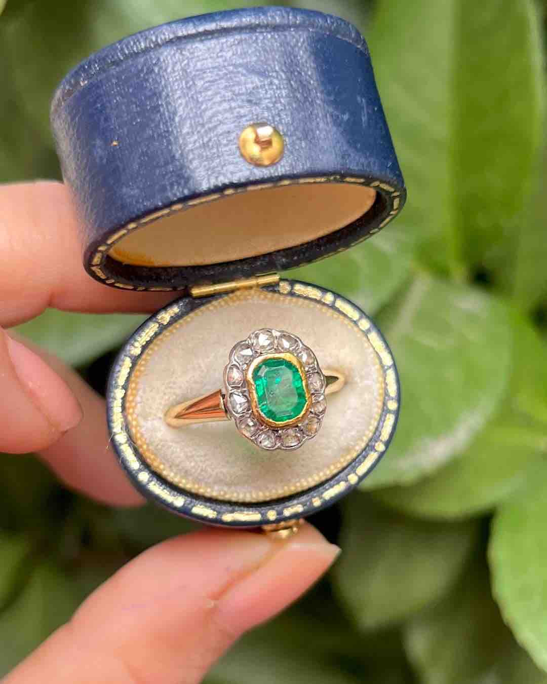 Bague XIXème Émeraude & Diamants "Lorie" - Elliade Paris