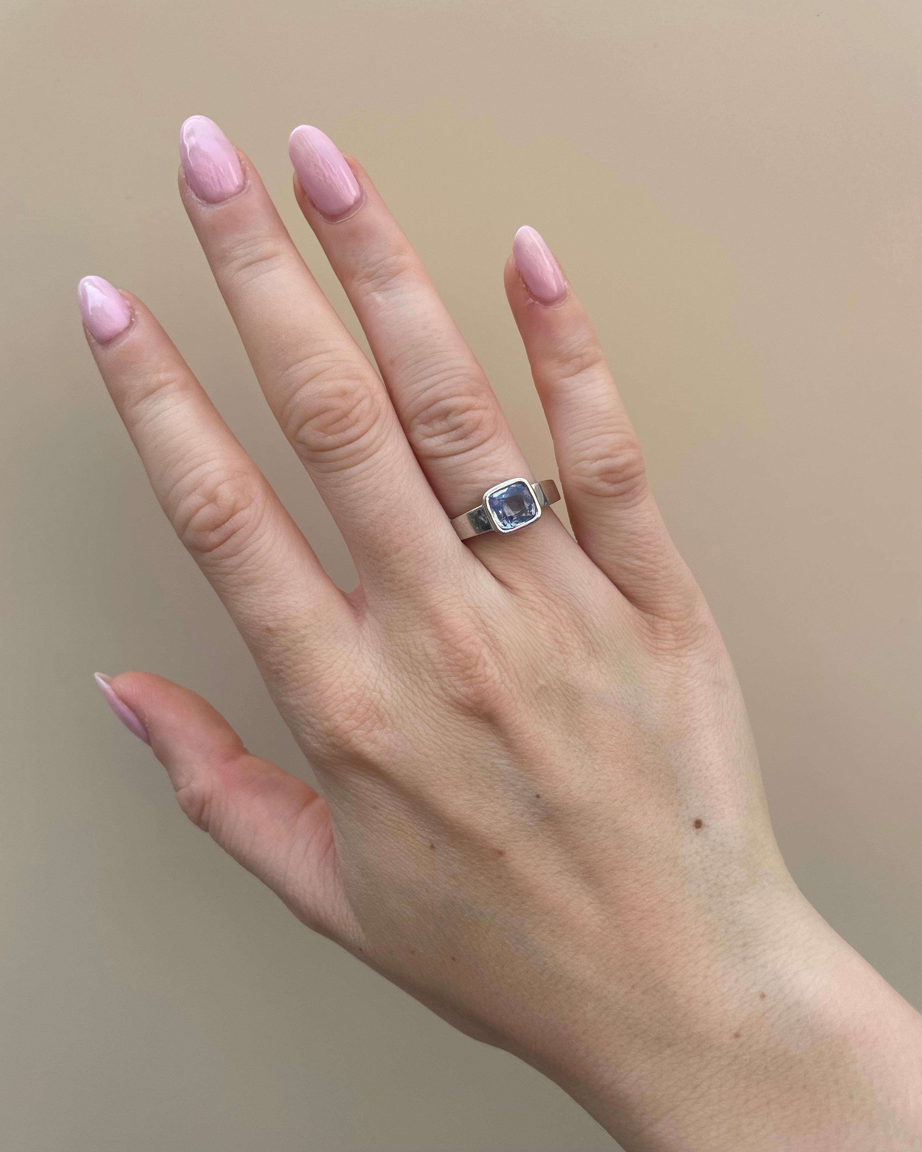 Anillo Solitario de Banda Zafiro 2 quilates "Anahi"