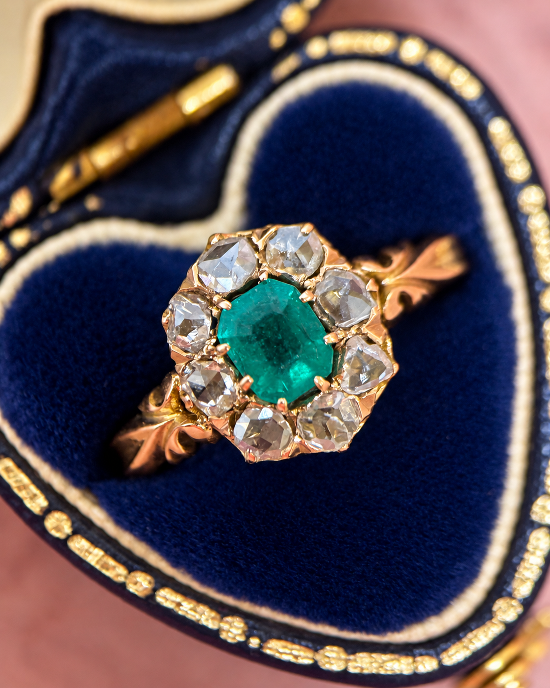 Bague Marguerite Art-Déco Émeraude 0.60 carat & Diamants 0.40 carat "Cléa"