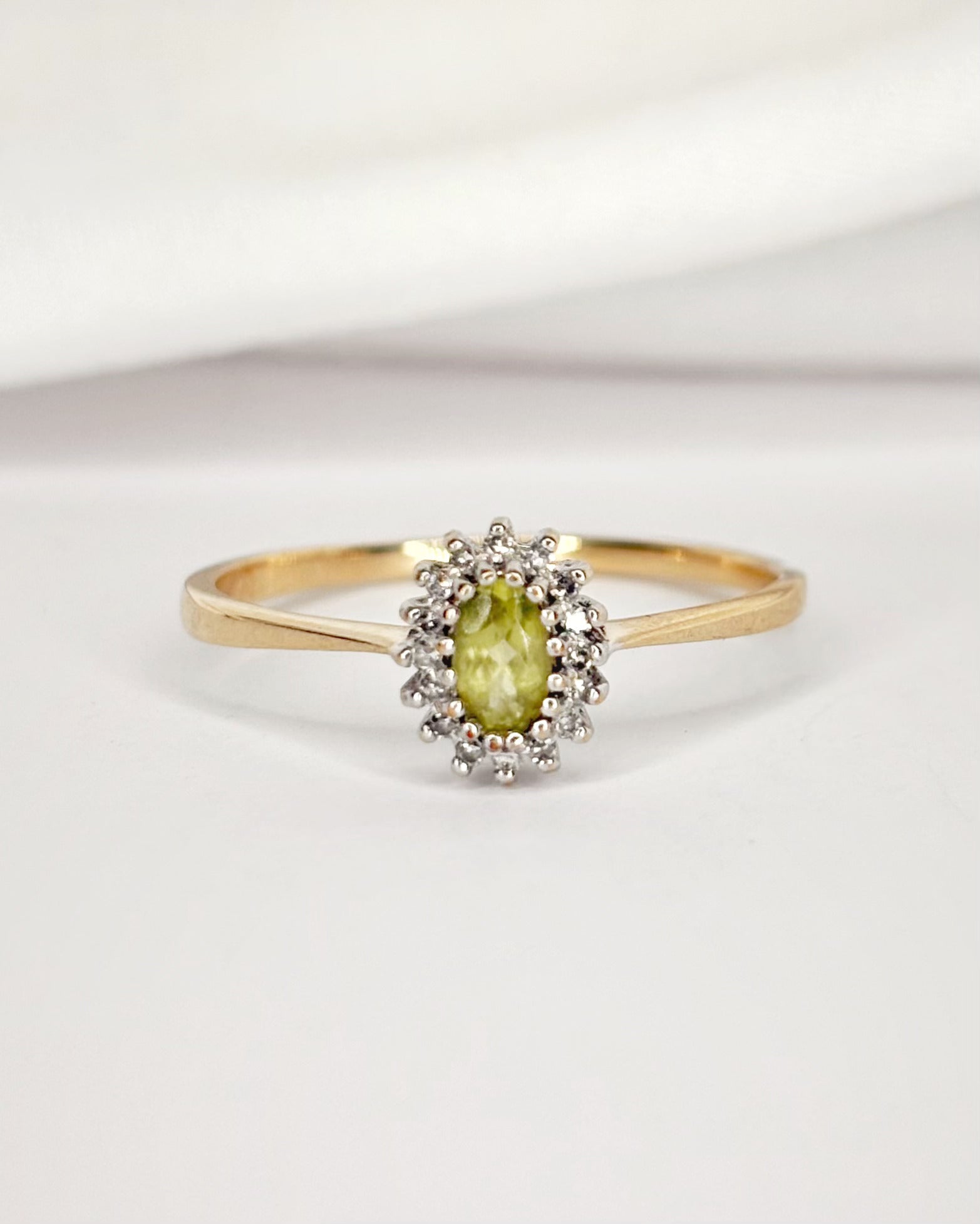 Anillo Margarita Peridoto y Diamantes "Tamara"