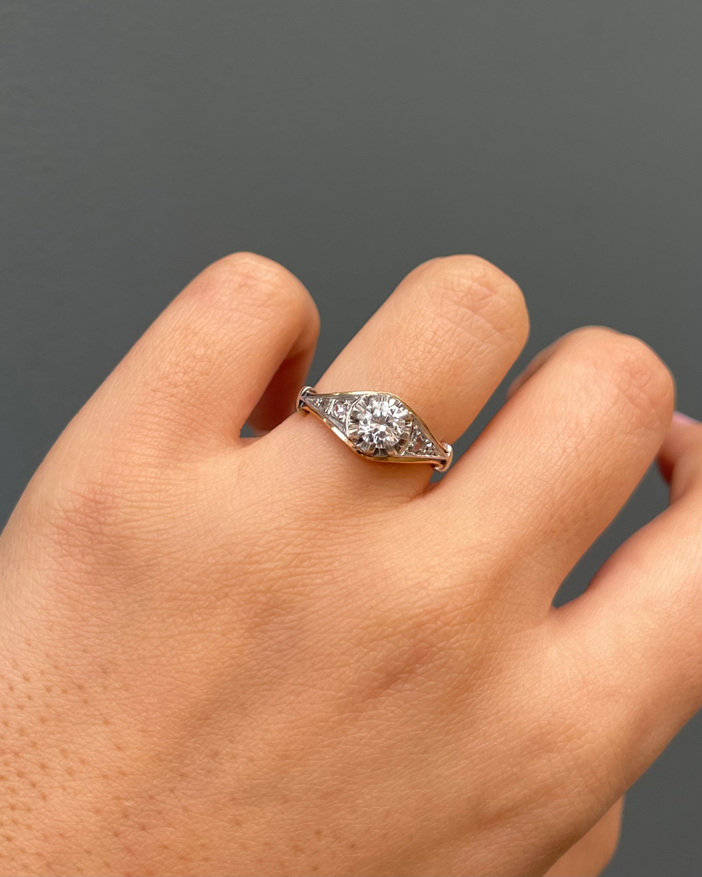 Art Deco Solitaire Ring Diamonds 0.49 carat "Romane"