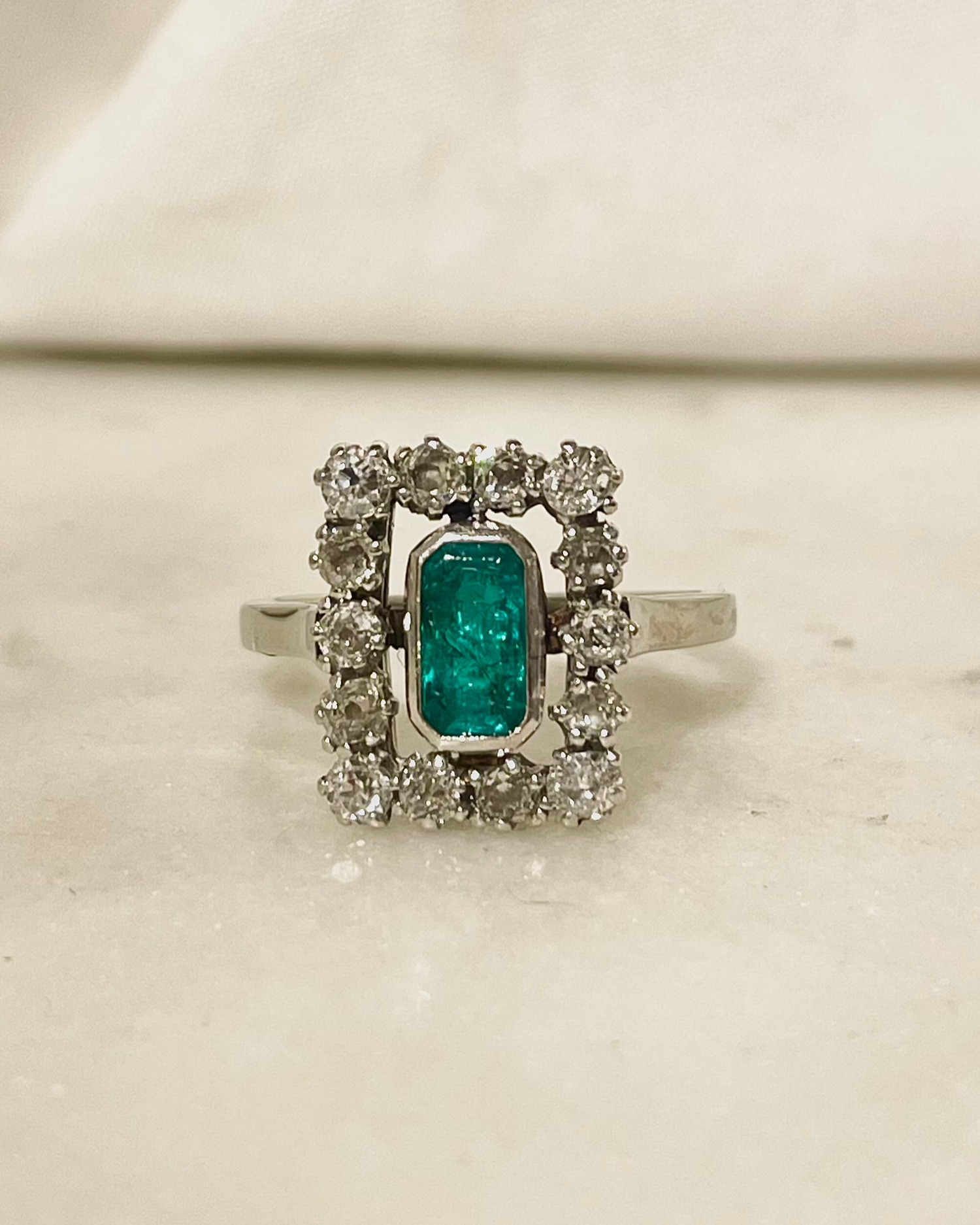 Bague marguerite Émeraude et Diamants "Enore"