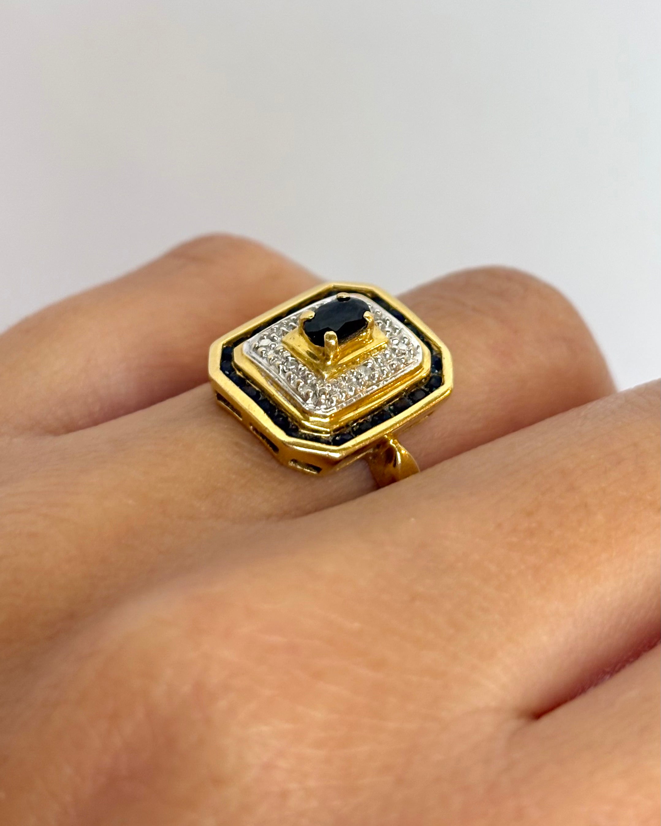 Bague Style Art Déco Saphirs 0.85 ct & 4 Diamants "Faustine"