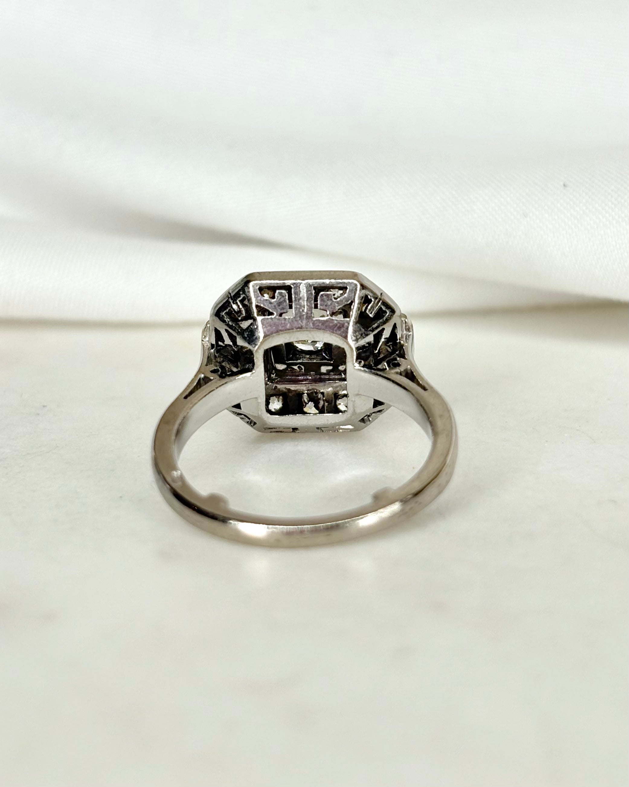 Bague Art Déco Diamants 0.79 carat & Or 18 carats 6.25 g "Ava"