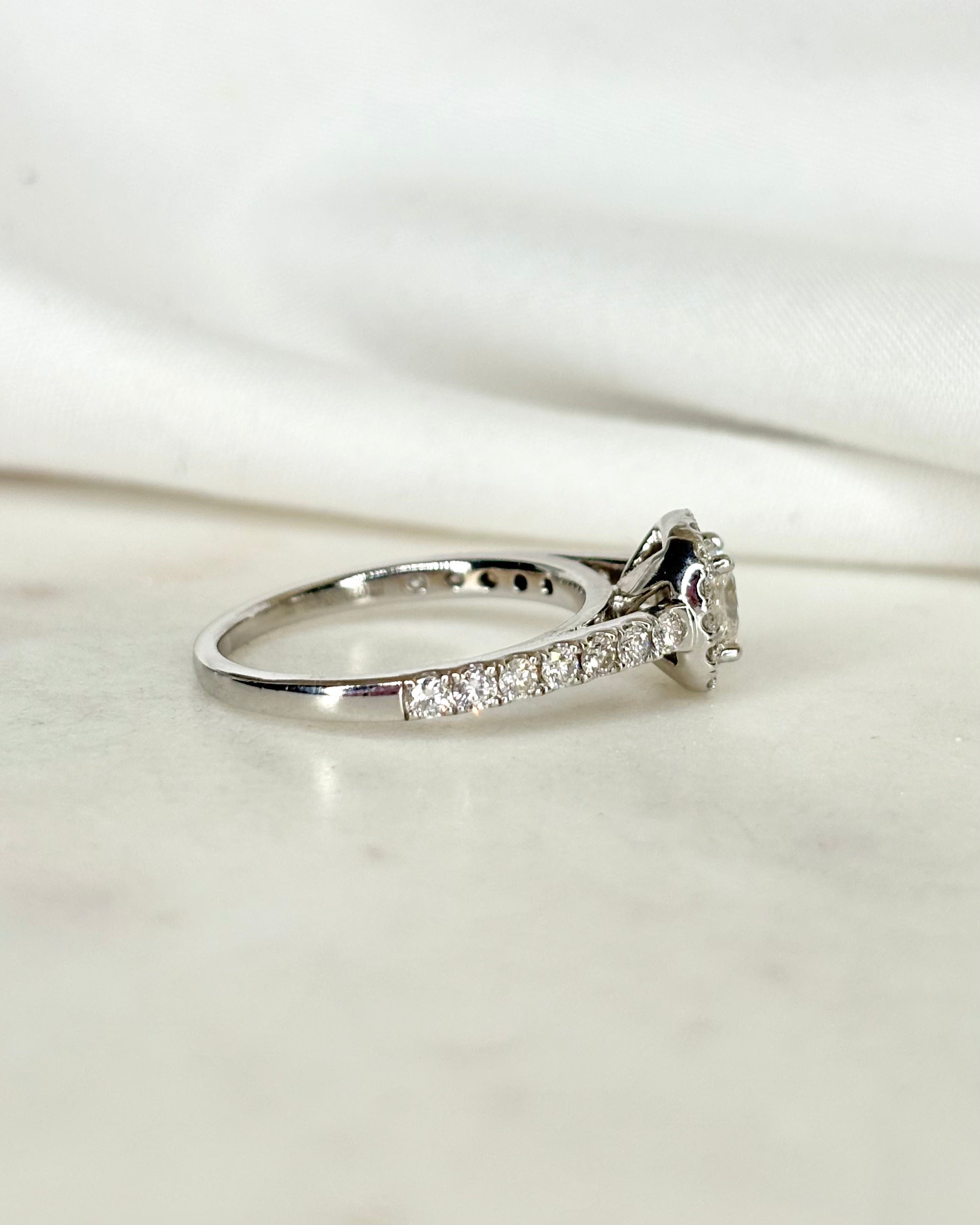 Bague Solitaire Auréole Diamants 1.14 carat "Murielle"
