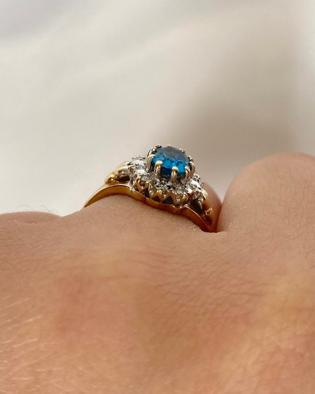 Bague Marguerite Topaze 1.20 carat & Diamants "Tihoa" - Elliade Paris