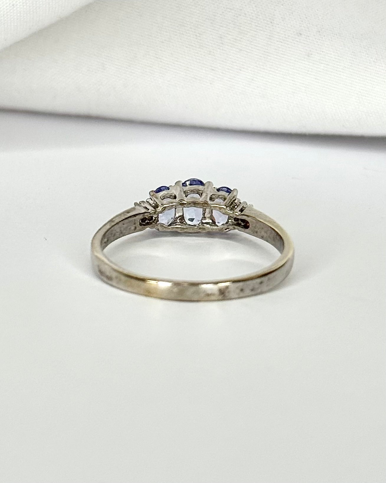 Bague Trilogie Tanzanites 0.86 carat & Diamants "Esmée"