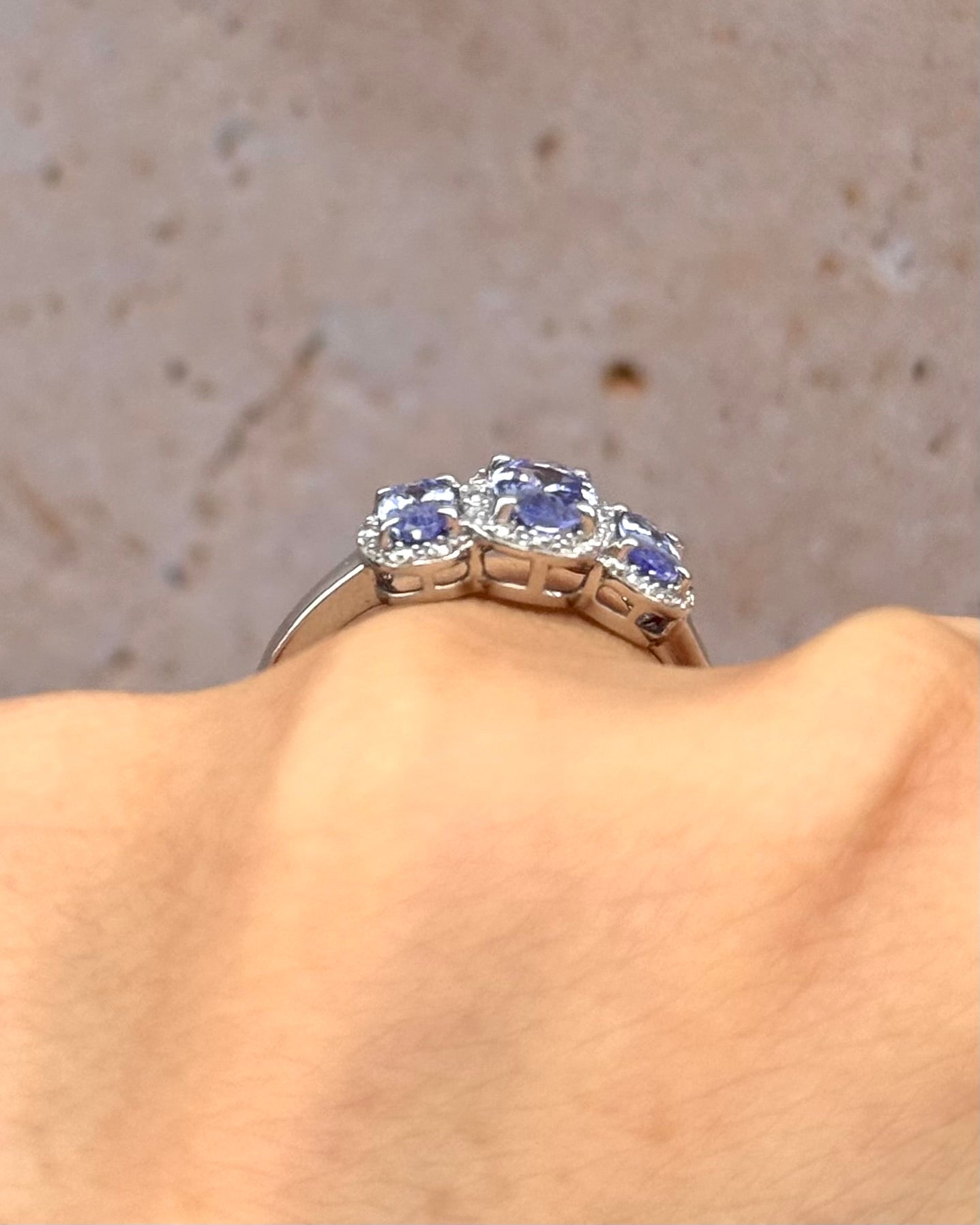 Bague Trilogie Tanzanites 0.88 carat & Diamants "Monica"