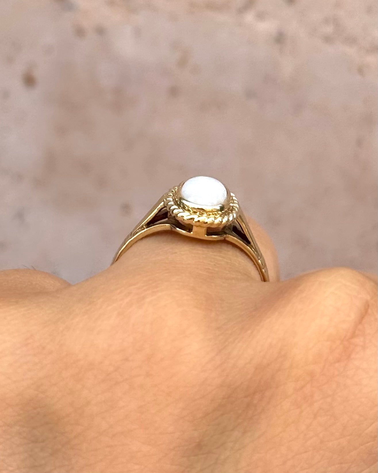 Anillo solitario de ópalo 0,50 quilates "Aurélia"