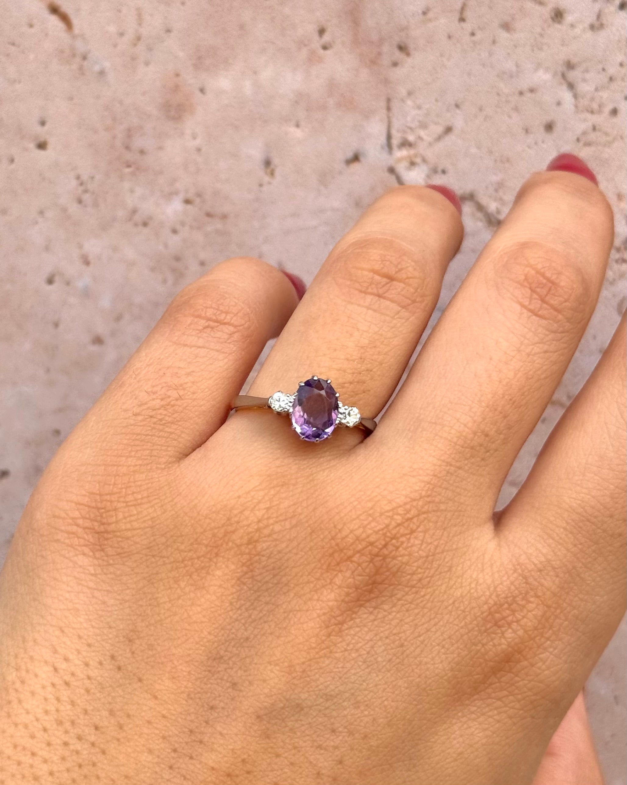 Bague Trilogie Améthyste 0.90 carat & Diamants "Gabriella"