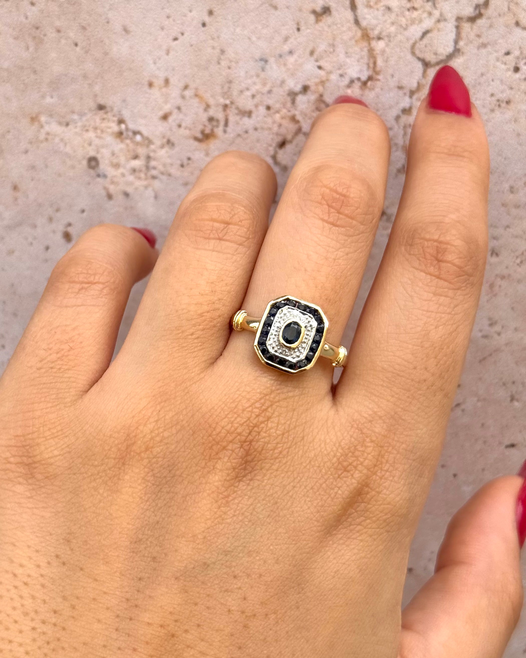 Anillo estilo Art Déco con zafiros de 0,56 quilates y diamantes "Doris"