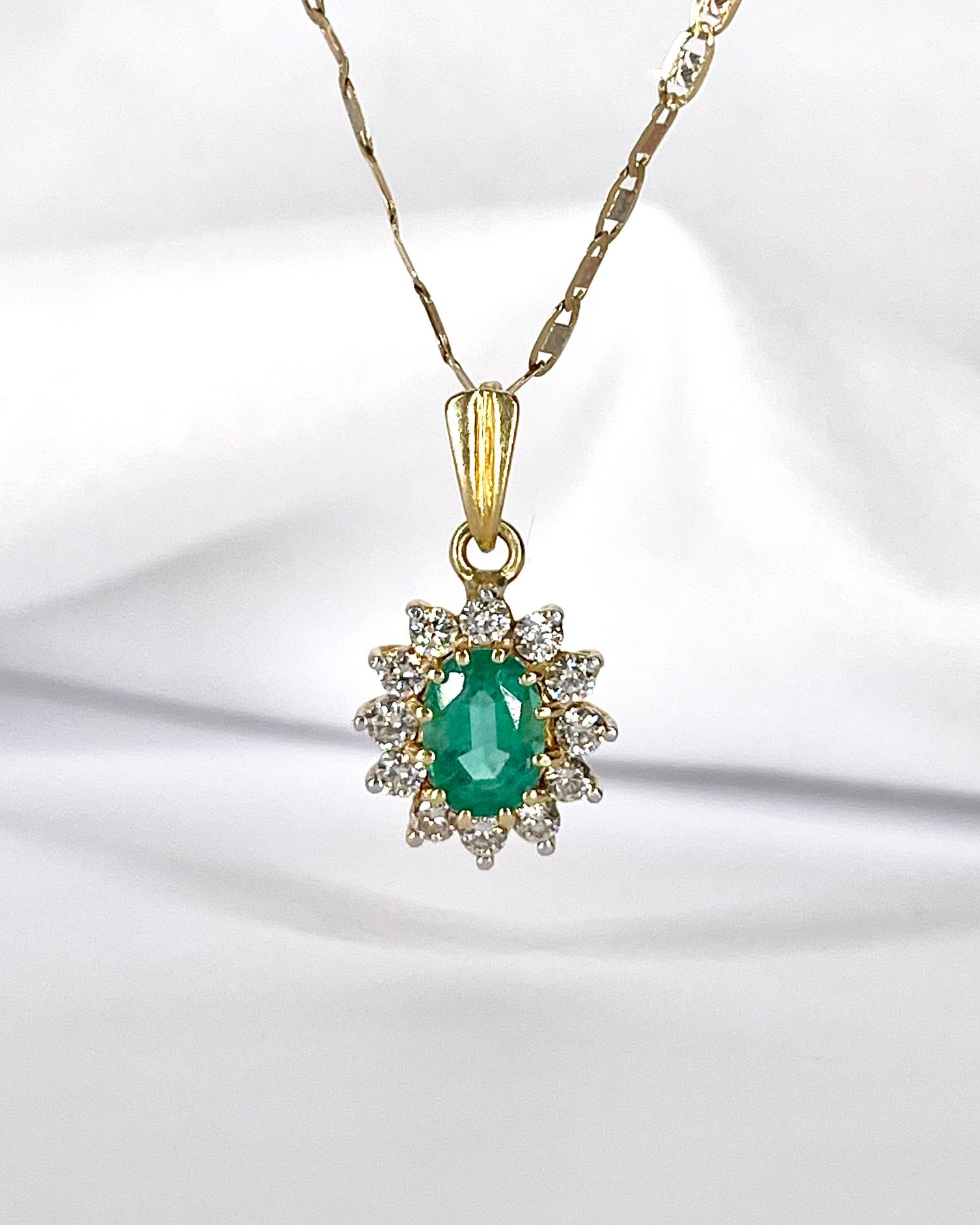 Pendentif Marguerite Émeraude & Diamants "Ruth"