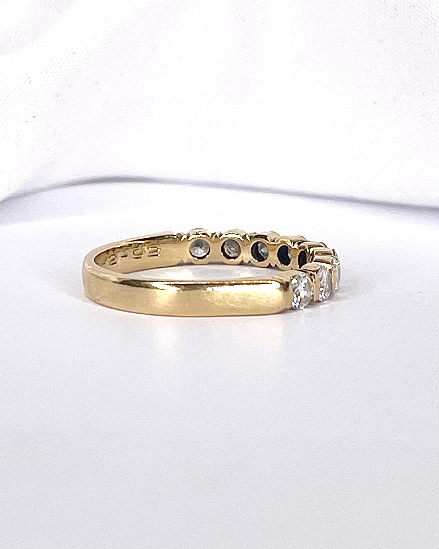 Demi-Alliance Diamants 0.56 carat 2.8 mm "Simona"