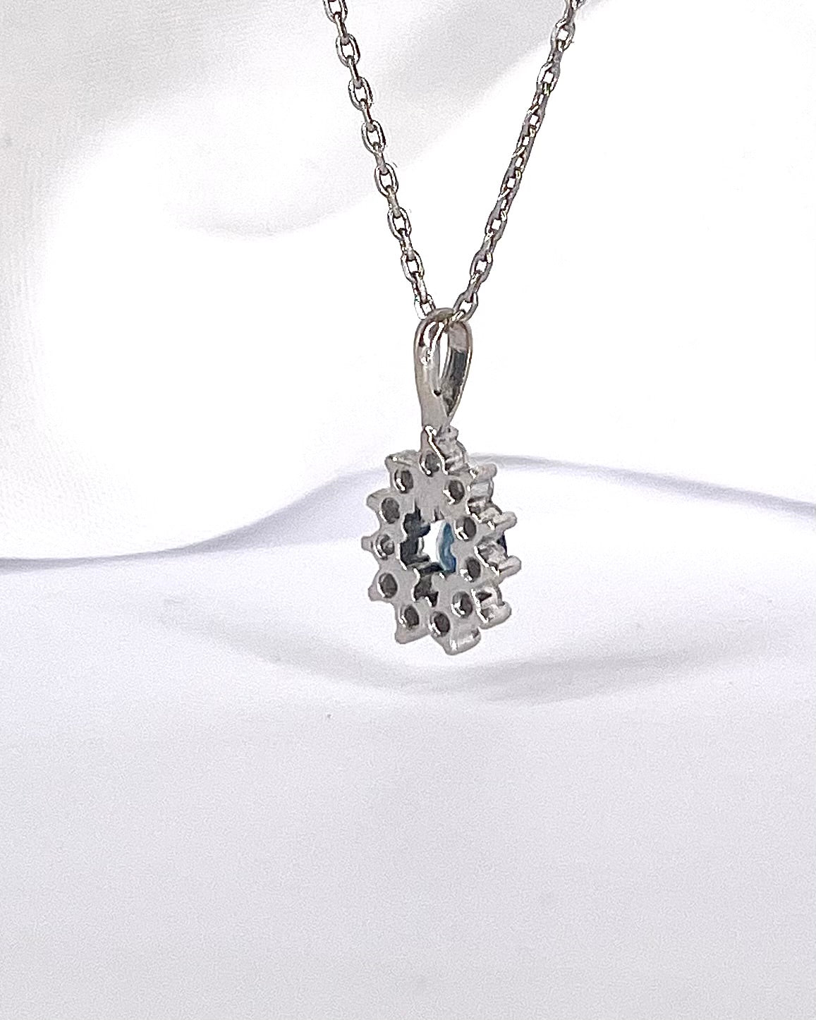 Pendentif Marguerite Saphir & Diamants "Anita"