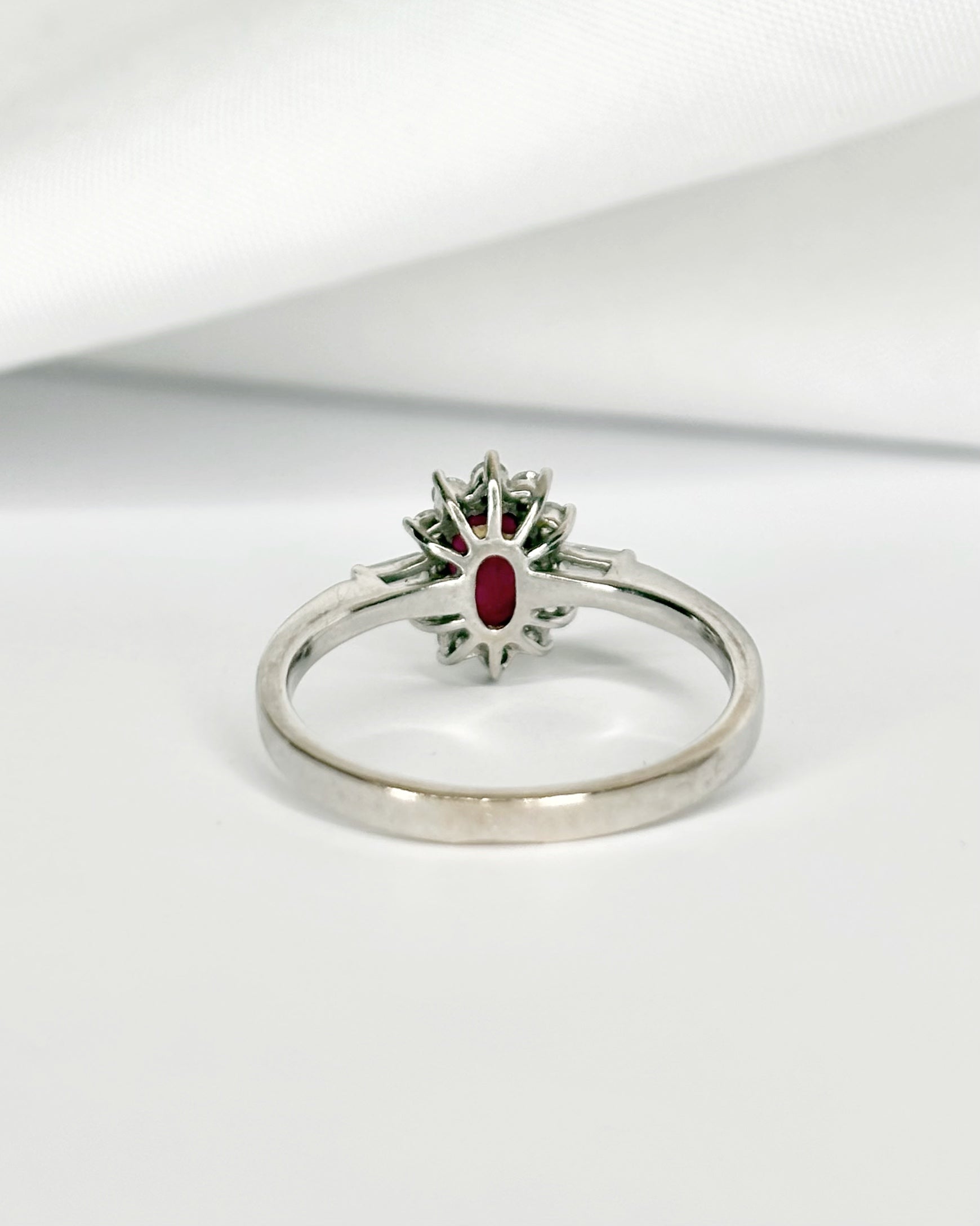 Bague Marguerite Rubis 0.62 carat & 12 Diamants "Nour"