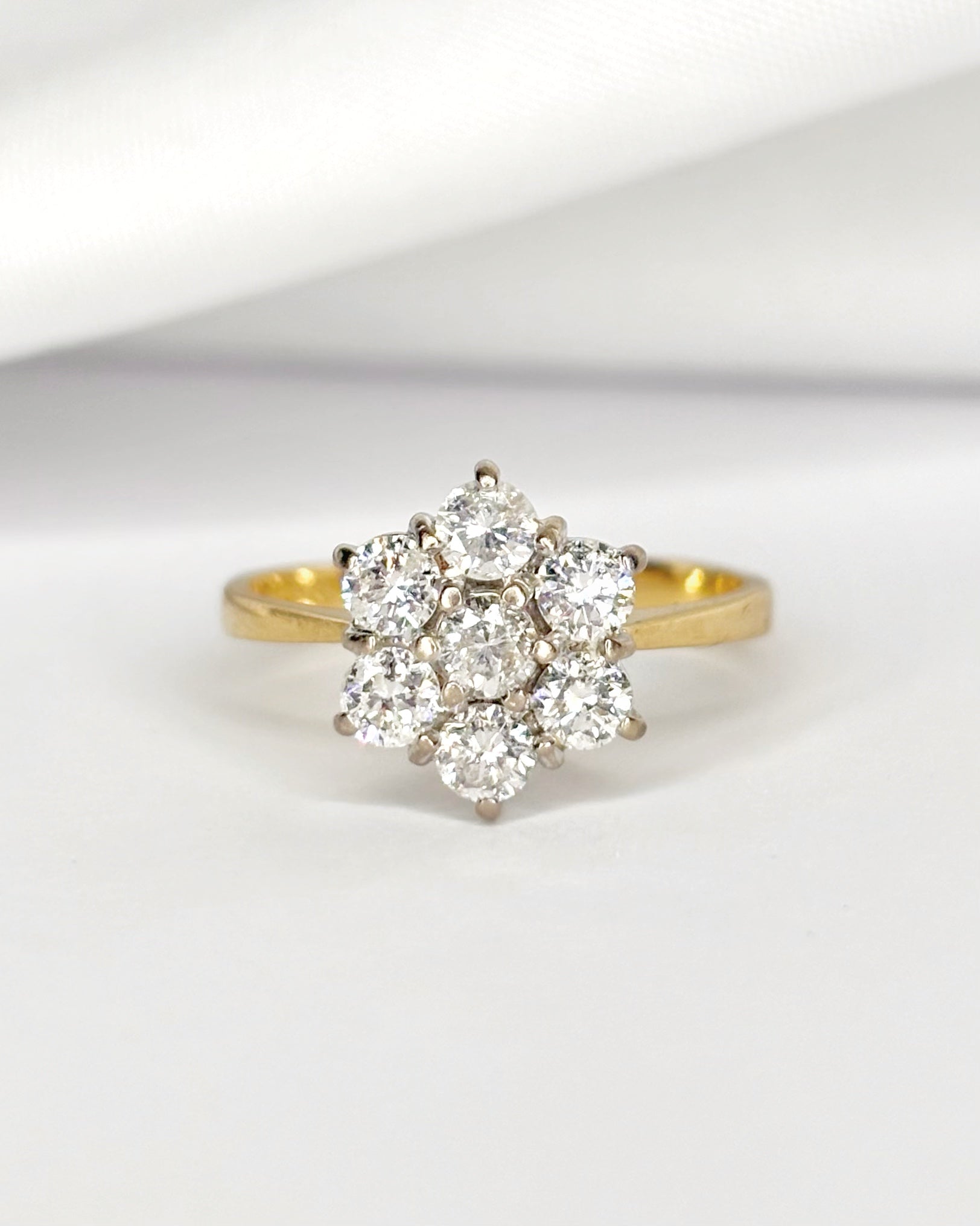 Bague Marguerite Diamants 0.76 carat "Helene"