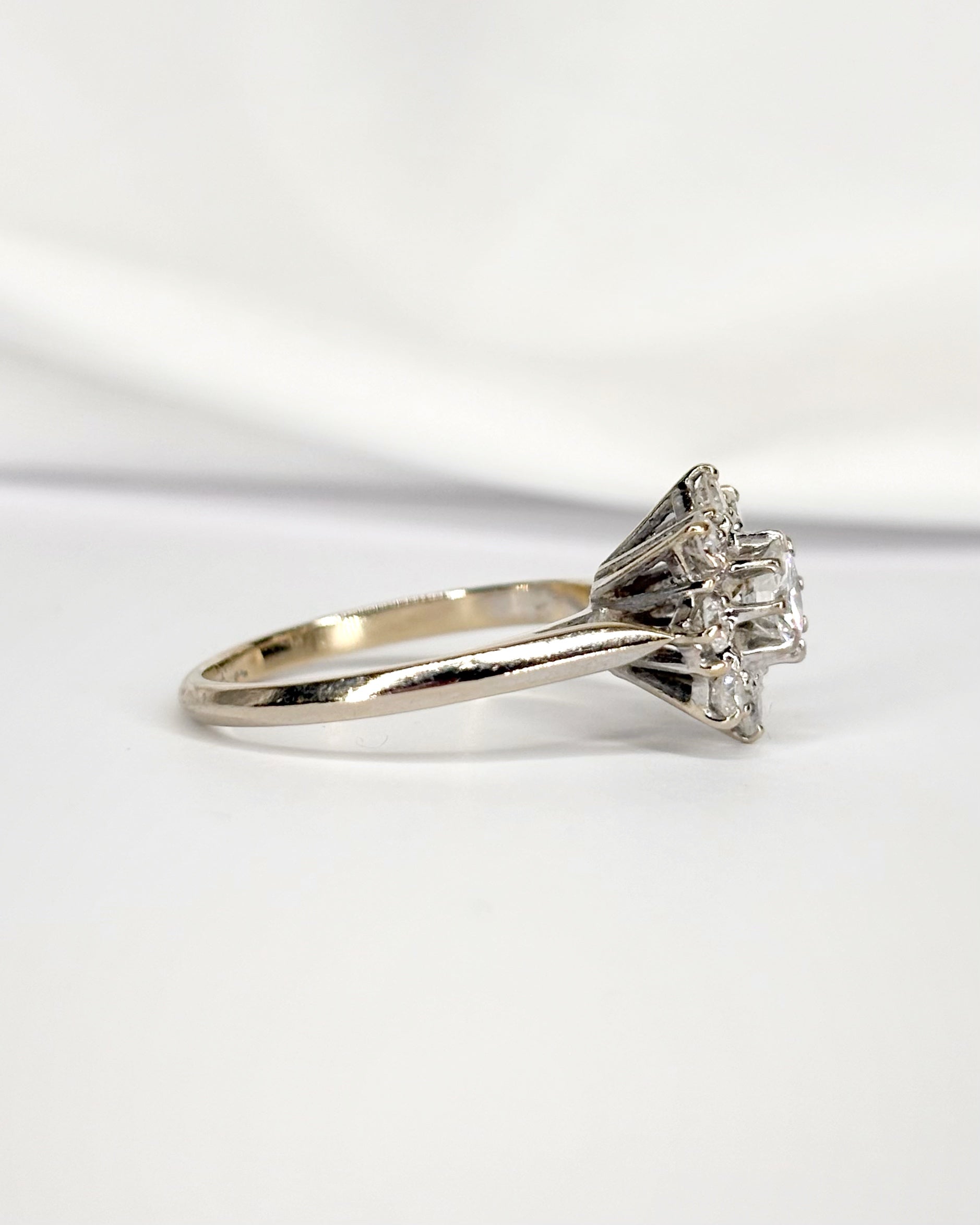 Bague Marguerite Diamants 0.59 carat "Rebecca" - Elliade Paris