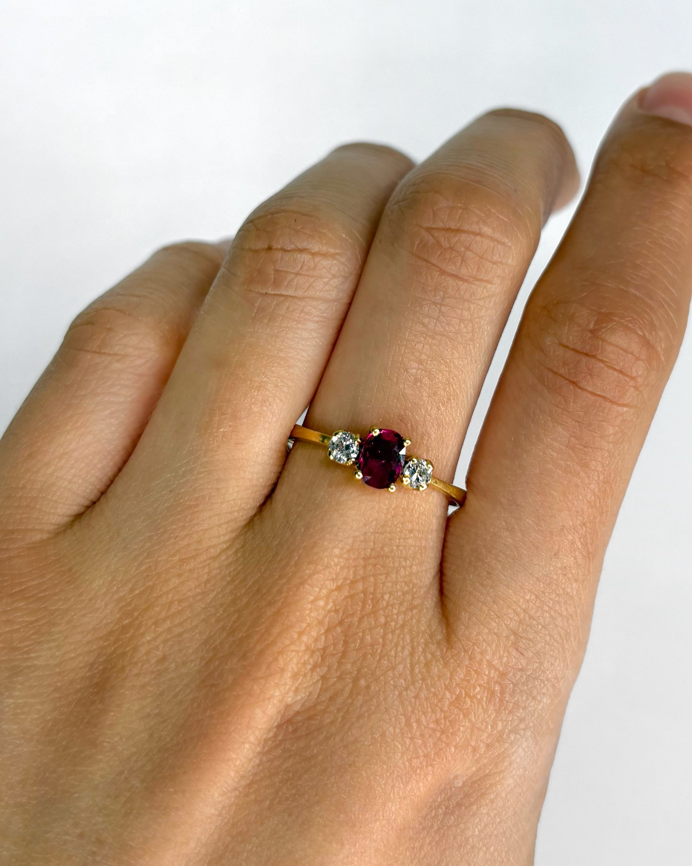 Bague Trilogie Rubis 0.50 carat & Diamants "Beatrice" - Elliade Paris