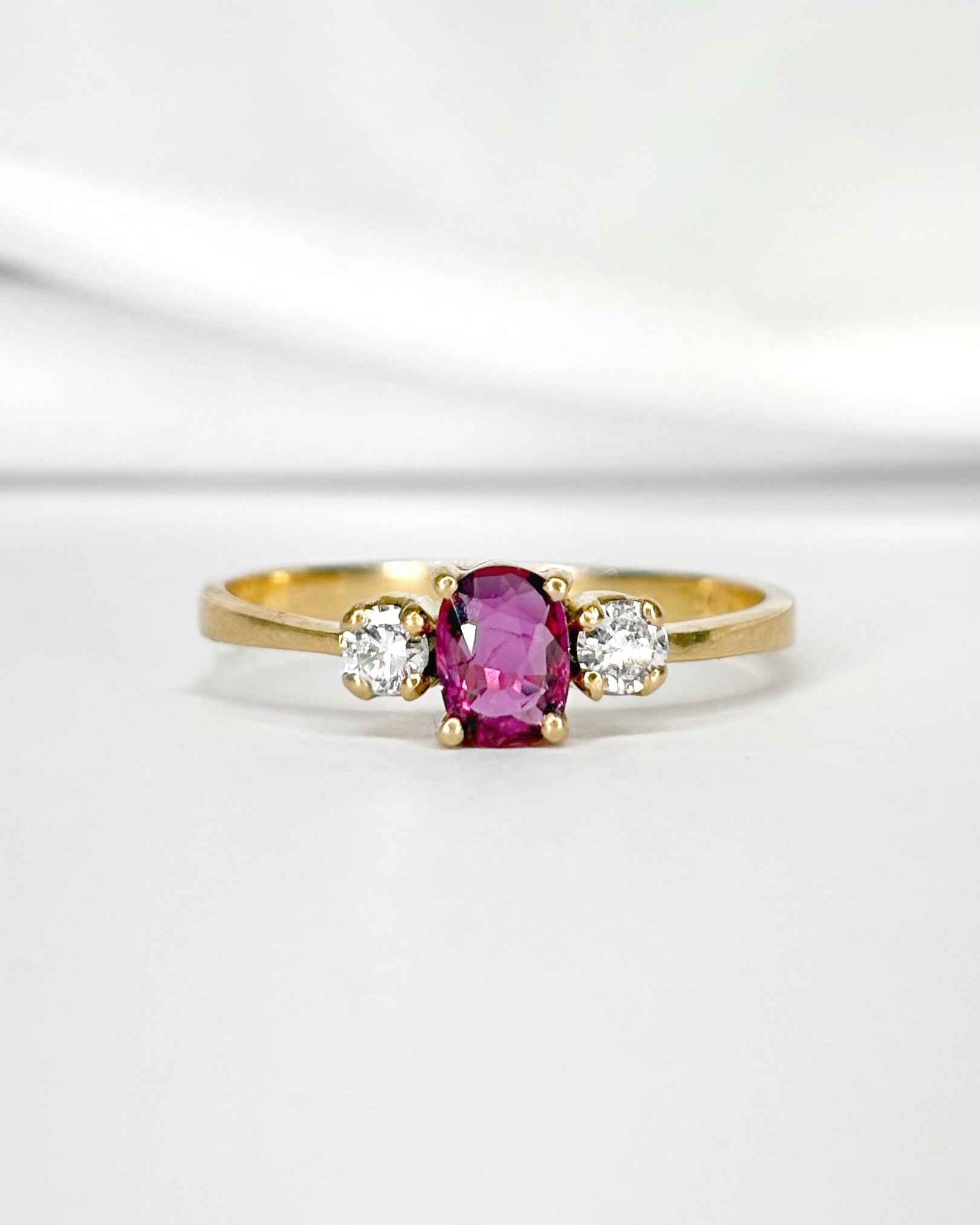 Bague Trilogie Rubis 0.50 carat & Diamants "Beatrice" - Elliade Paris