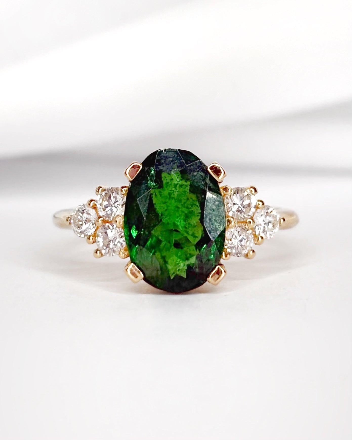 Bague Trilogie Grenat Tsavorite 2.60 carats & Diamants 0.36 carat "Tara" - Elliade Paris
