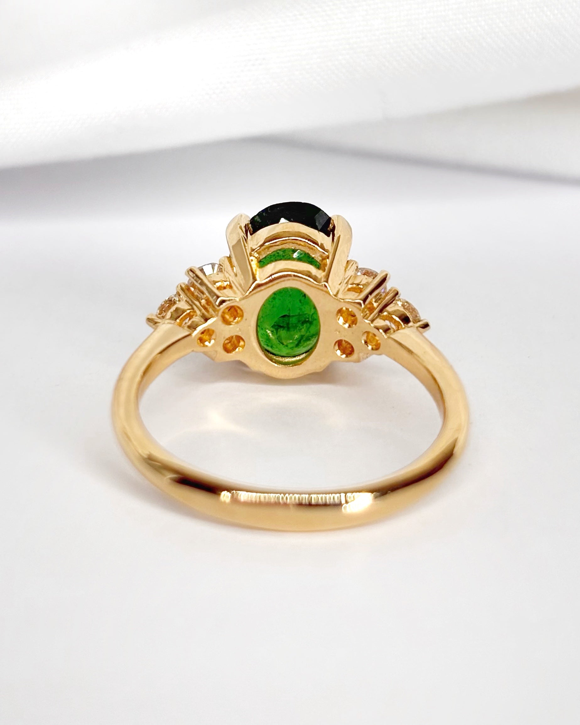 Bague Trilogie Grenat Tsavorite 2.60 carats & Diamants 0.36 carat "Tara" - Elliade Paris