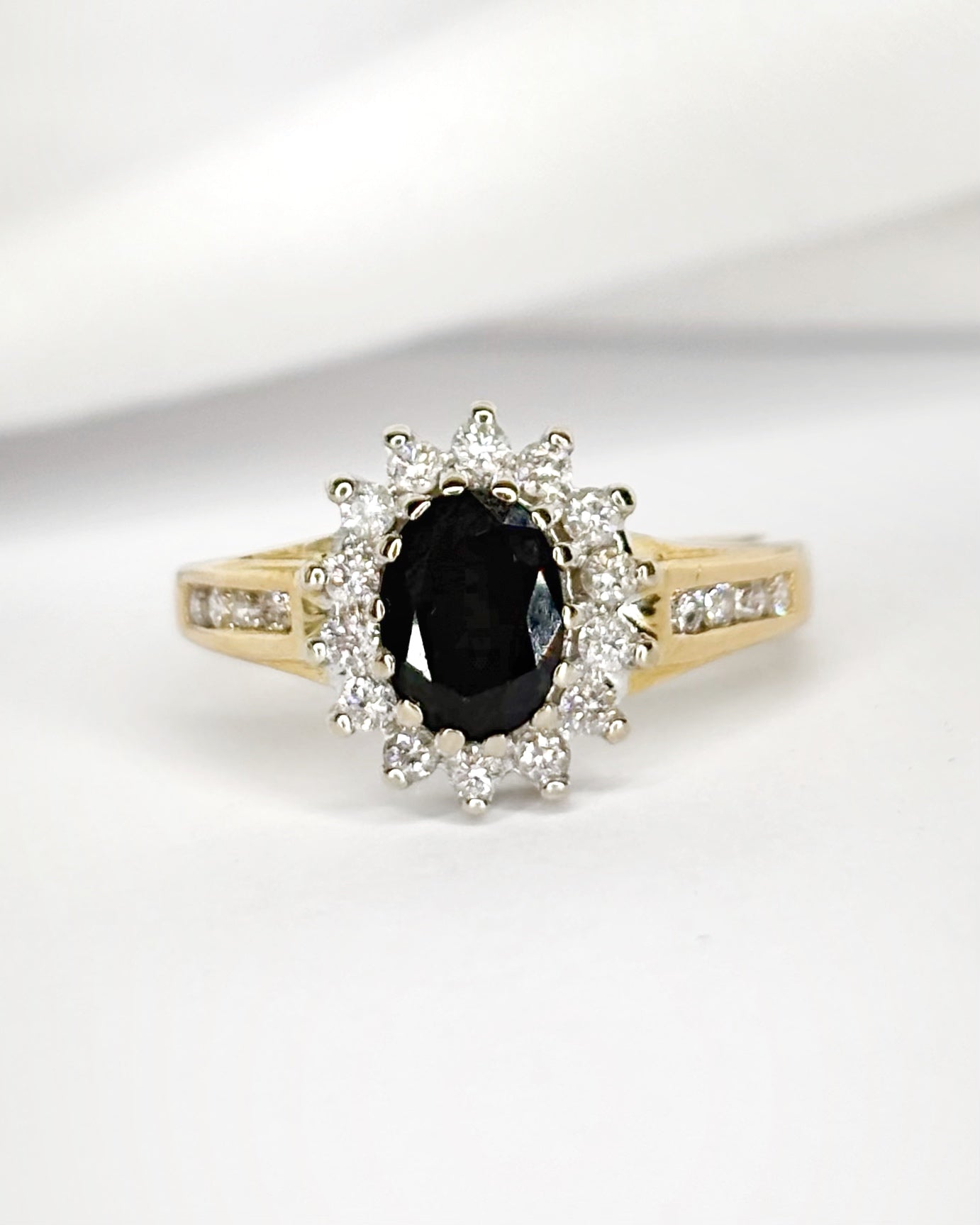 Bague Marguerite Saphir 1.15 carat & Diamants 0.33 carat "Helena" - Elliade Paris