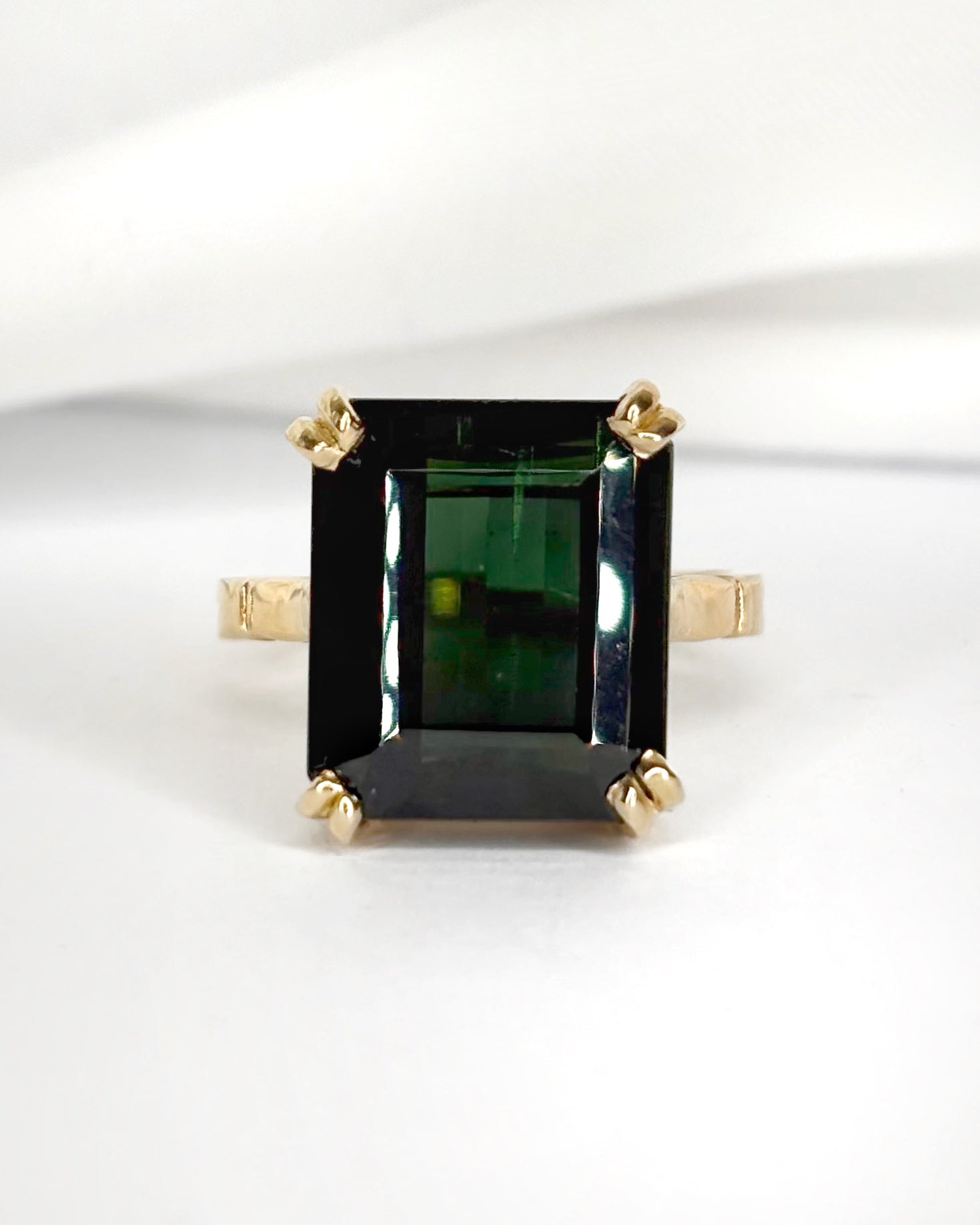 Bague Cocktail Tourmaline Verte 8.35 carats "Emma" - Elliade Paris