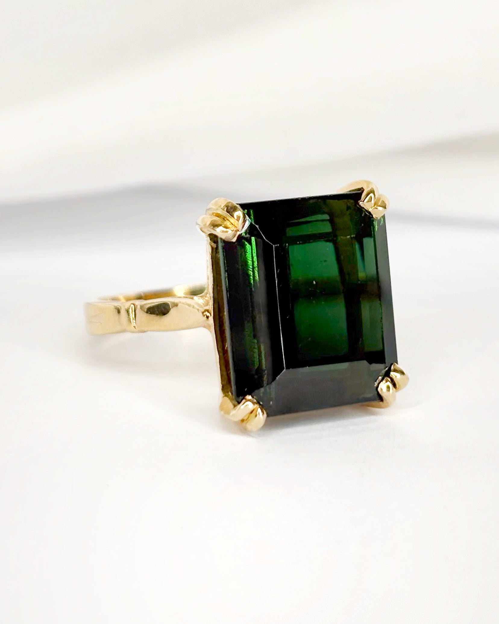 Bague Cocktail Tourmaline Verte 8.35 carats "Emma" - Elliade Paris