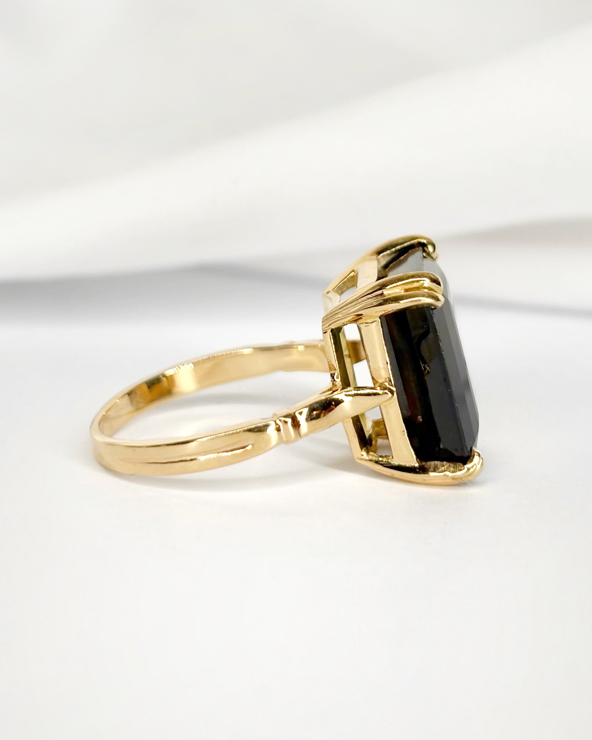 Bague Cocktail Tourmaline Verte 8.35 carats "Emma" - Elliade Paris