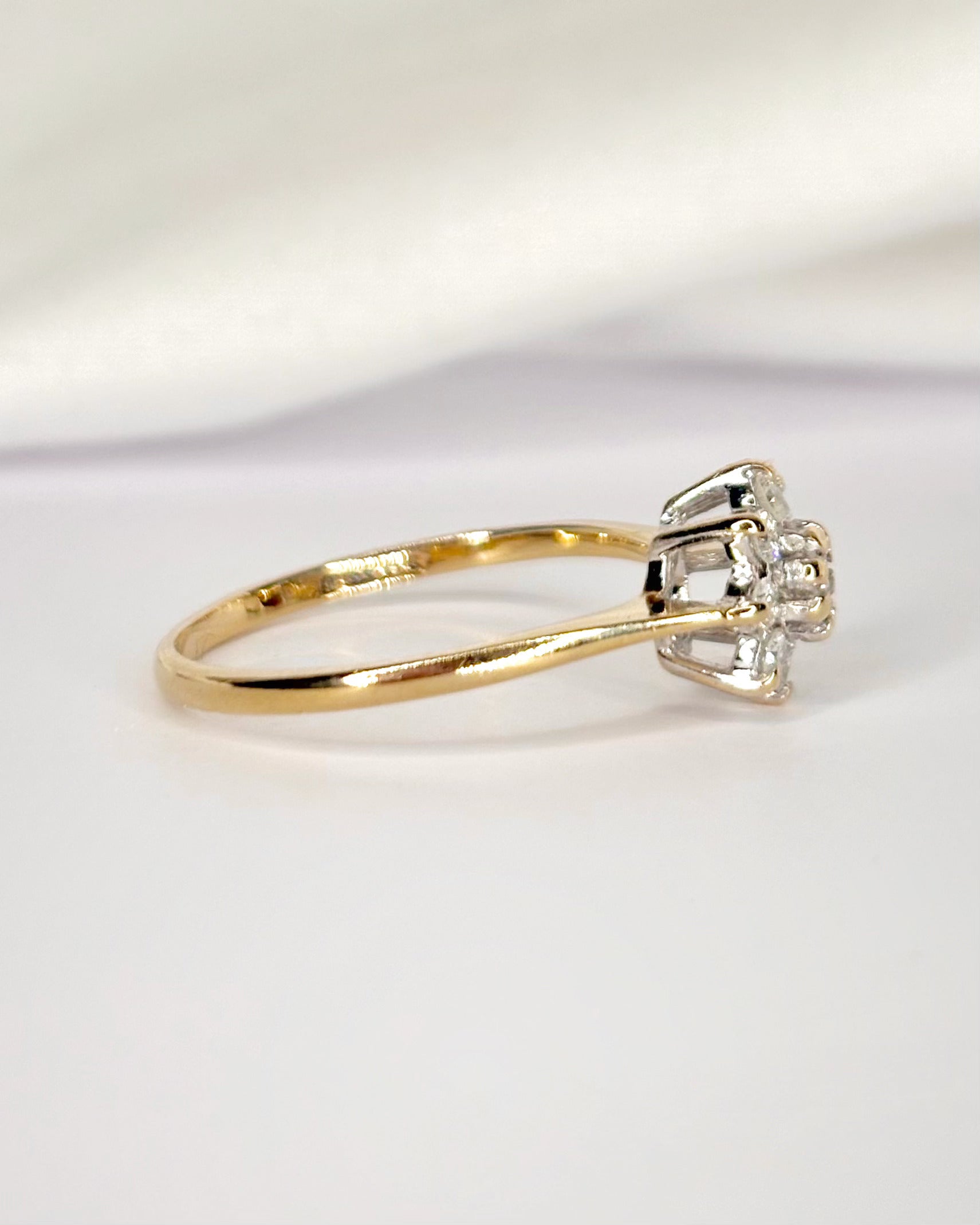 Bague Marguerite Diamants 0.34 carat "Pia"