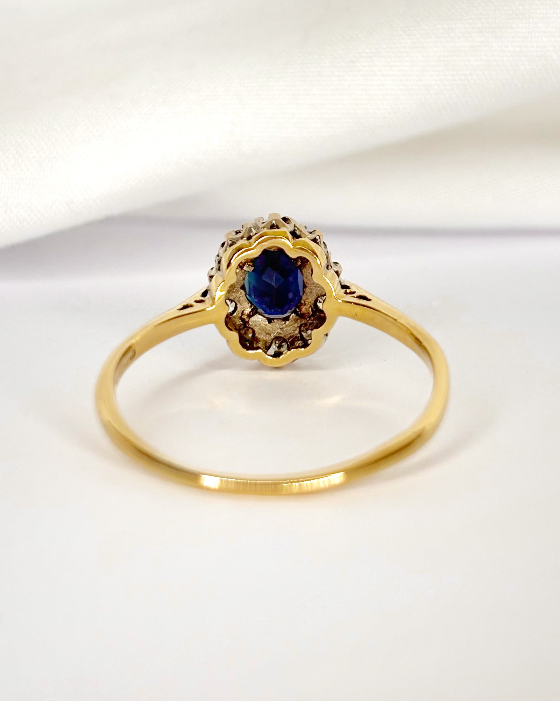 Anillo Marguerite Zafiro 0,85 quilates y diamantes "Erine"