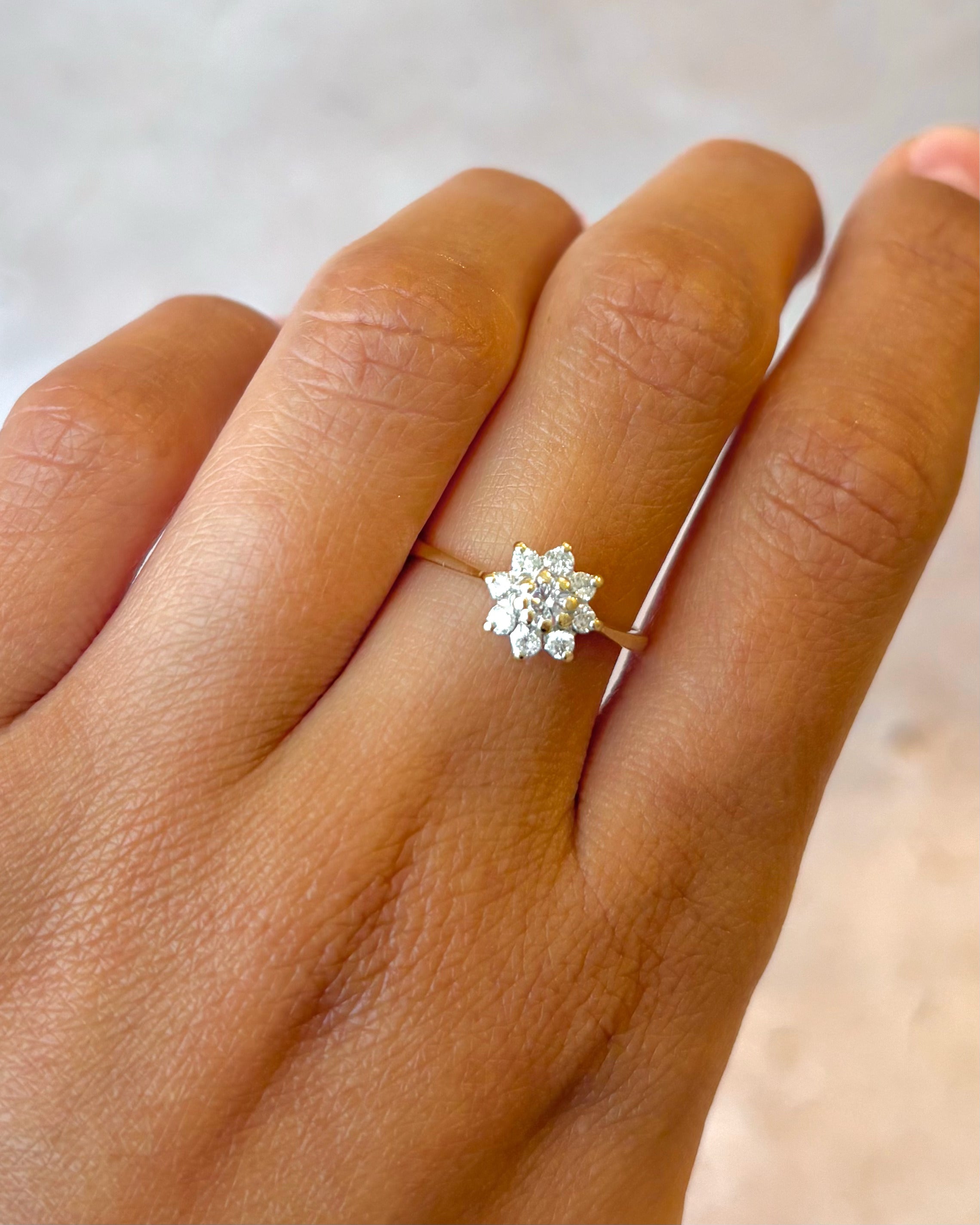 Bague Marguerite Diamants 0.34 carat "Pia"
