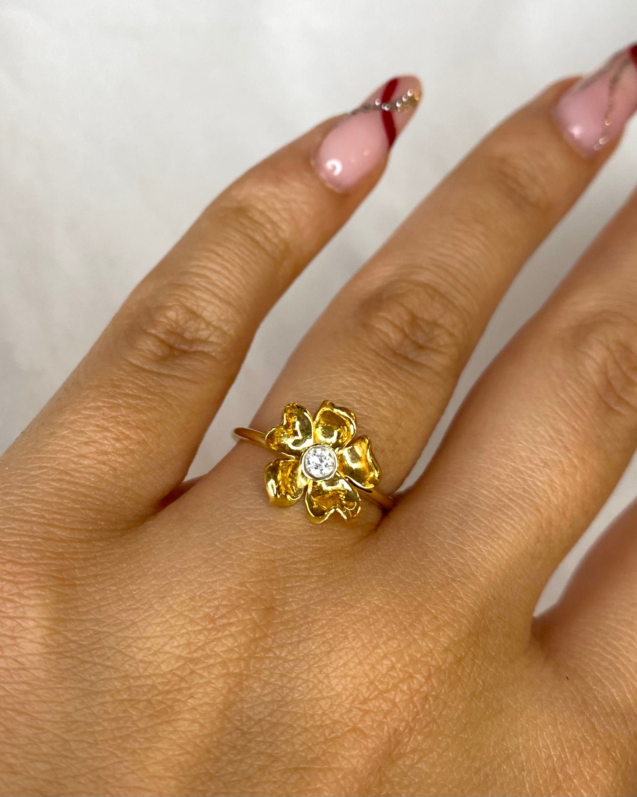 Bague Fleur Diamant 0.08 carat "Giana"