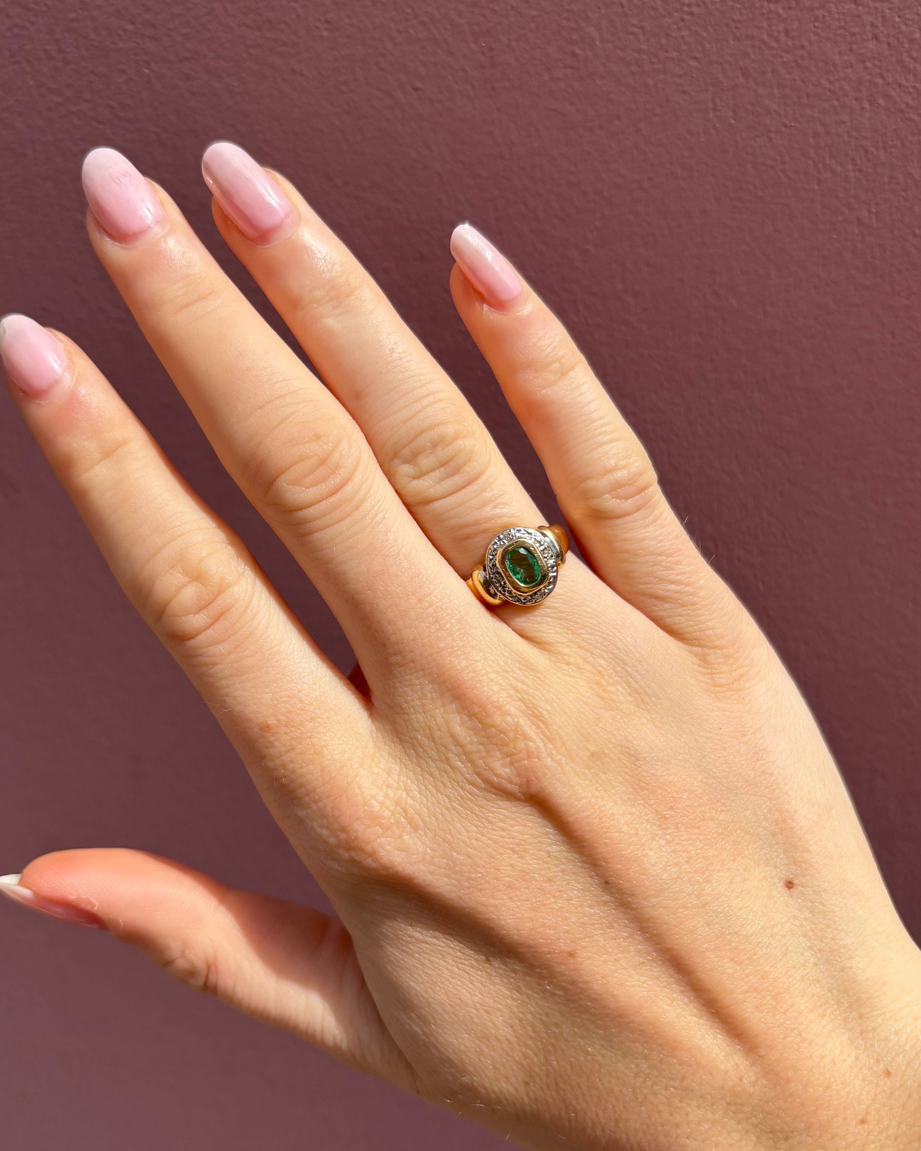 Anillo de banda esmeralda 0.40 quilates y diamantes "Clémence"