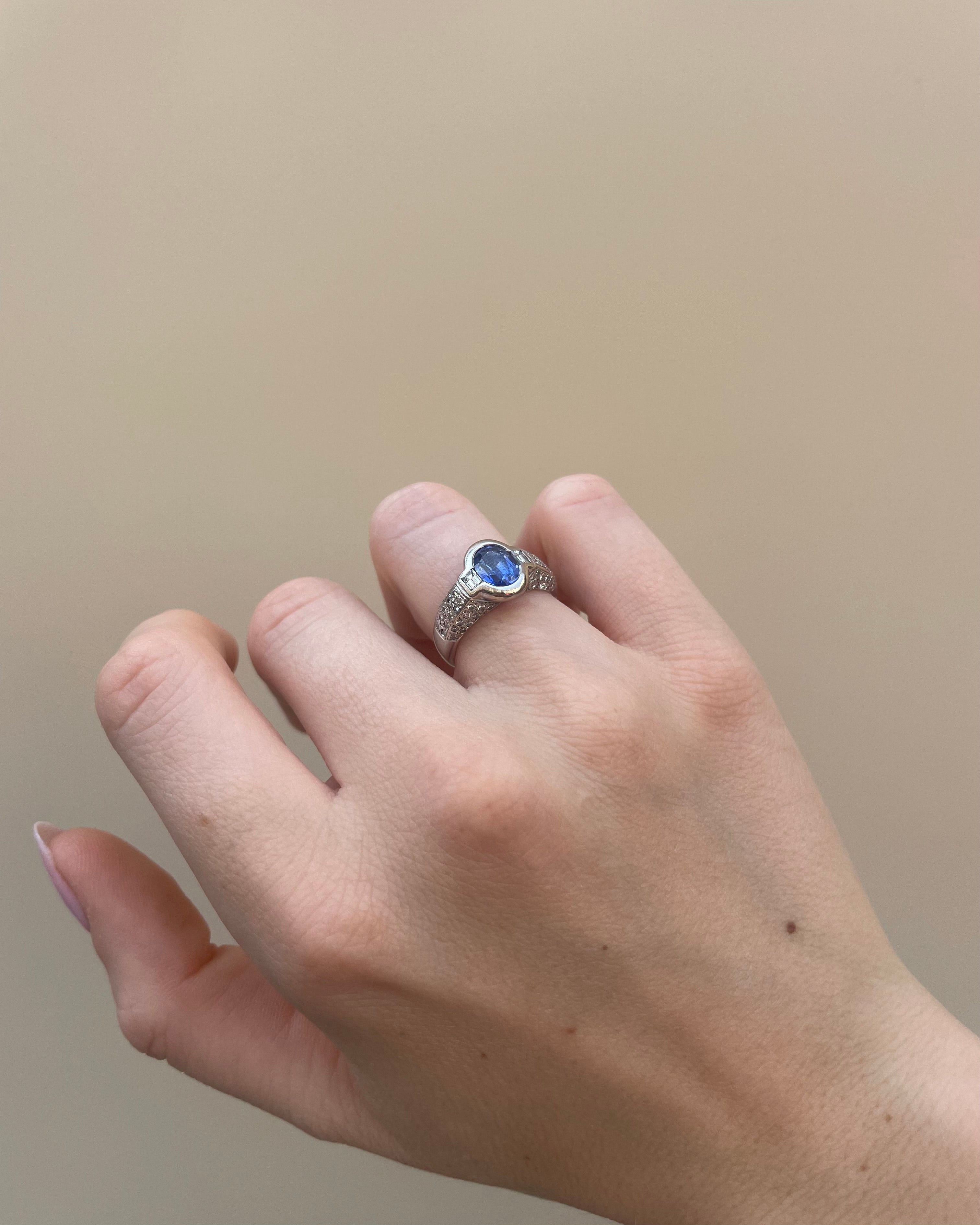 Bague Jonc Saphir 1.90 carat & 62 Diamants “Roxie”