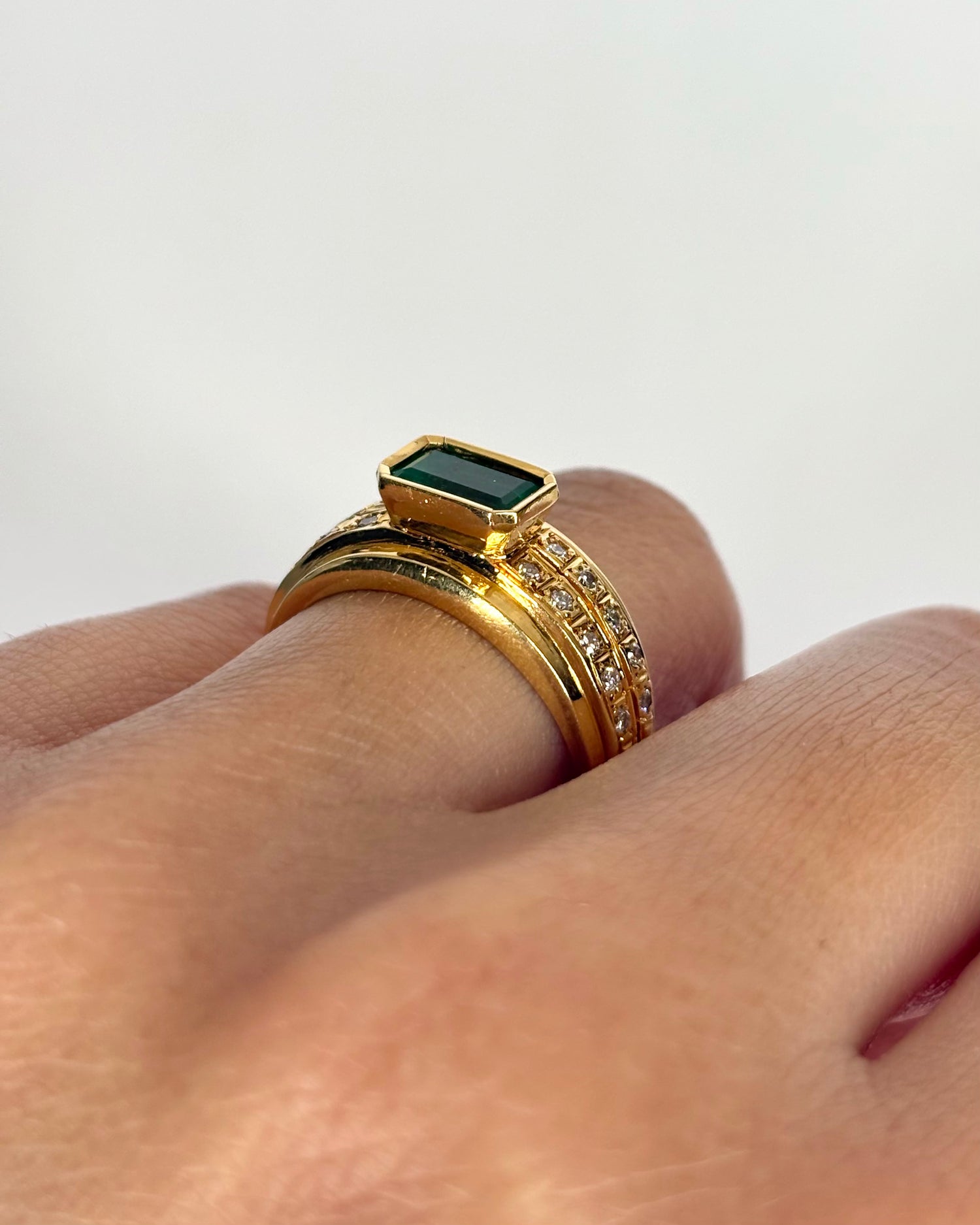 Bague Jonc Émeraude 1 ct & 20 Diamants "Sérena"
