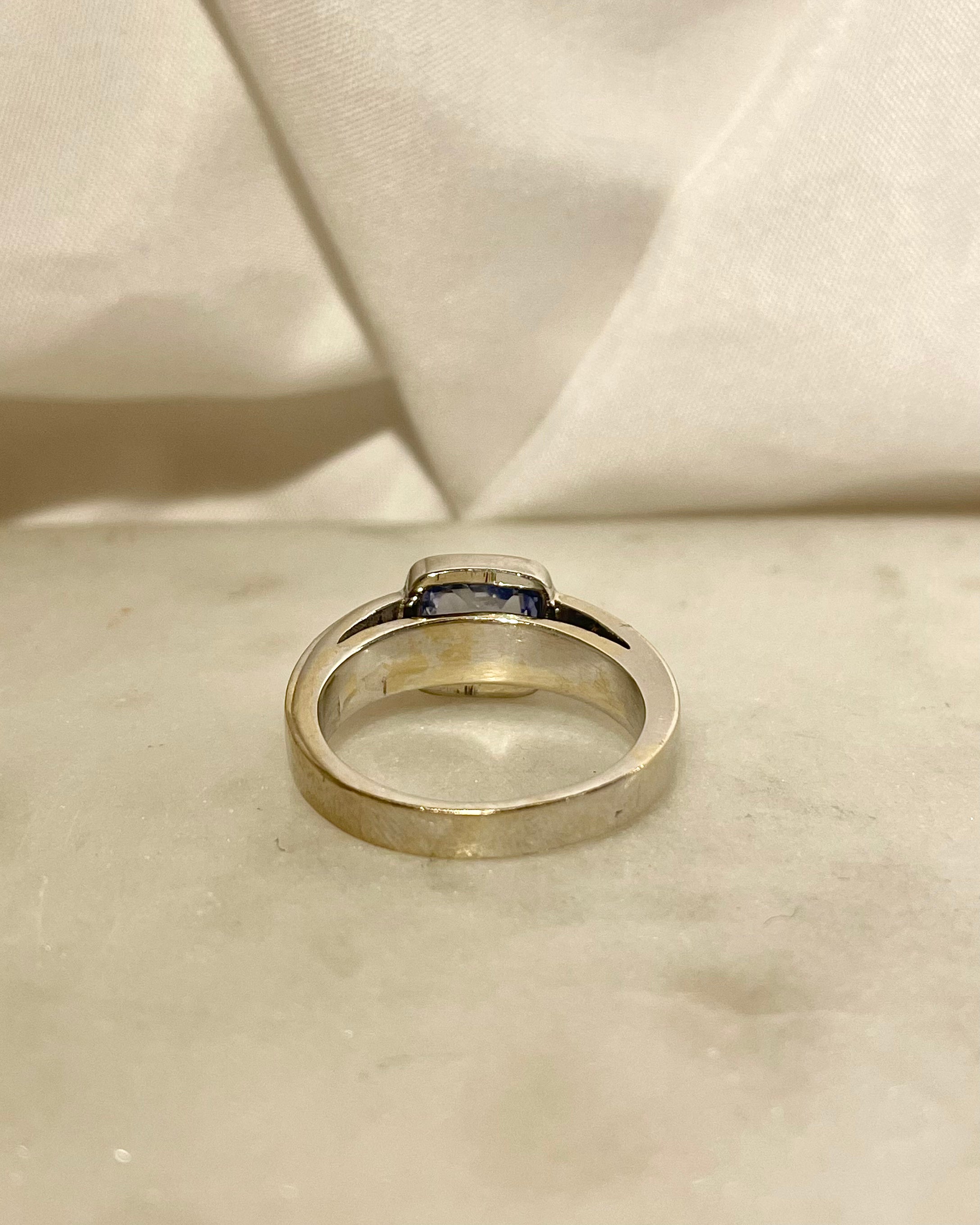 Bague Jonc Solitaire Saphir 2 carats "Anahi"