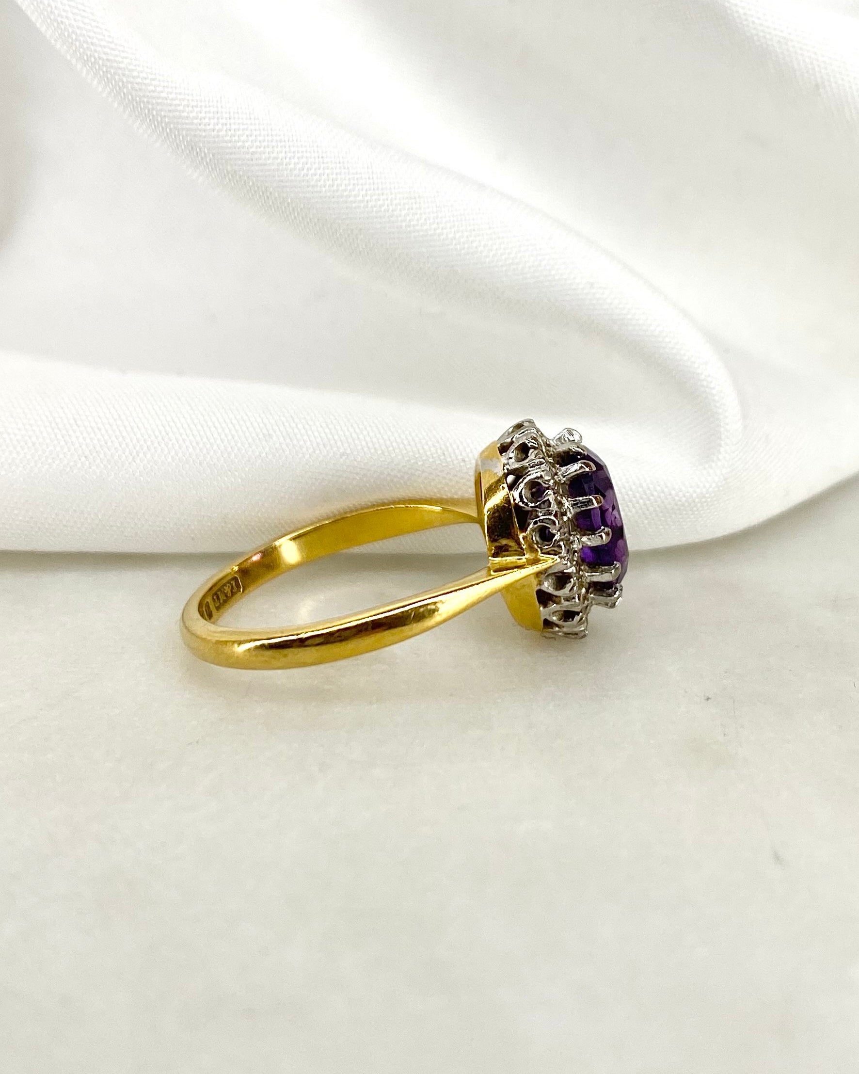 Bague Marguerite Améthyste 2.30 carats & 14 Diamants "Élisa"