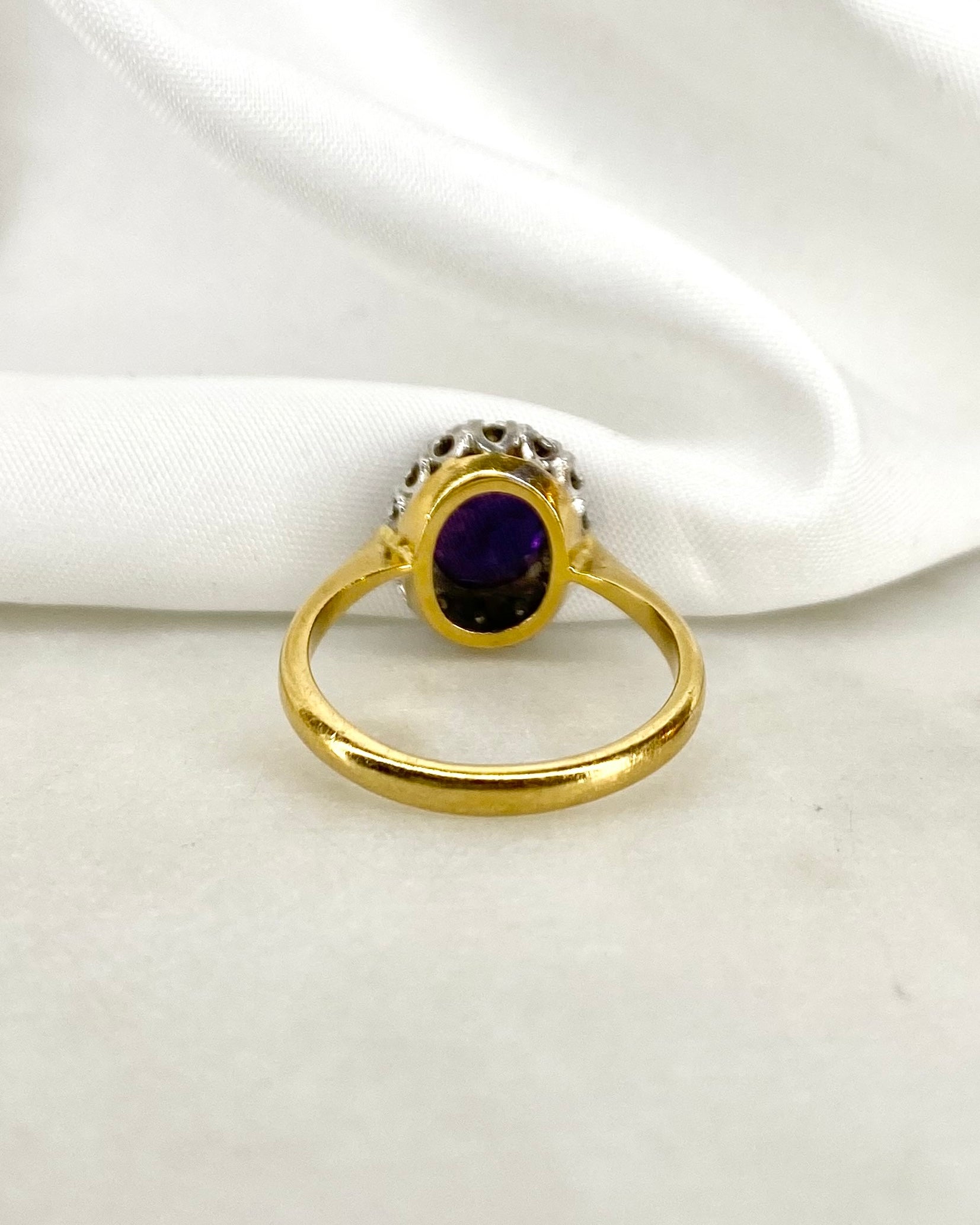 Bague Marguerite Améthyste 2.30 carats & 14 Diamants "Élisa"