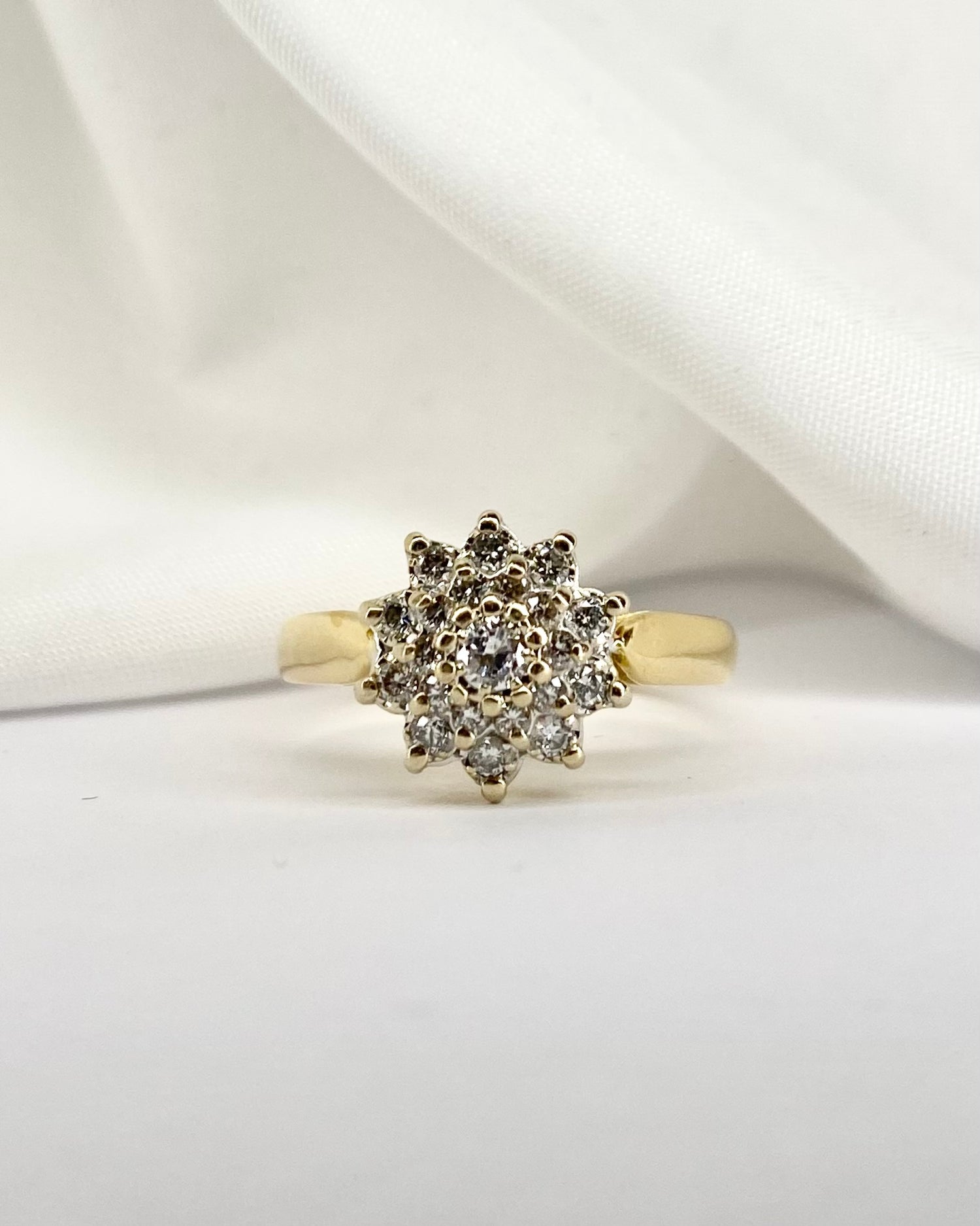 Bague Marguerite Diamants 0.39 carat "Solange"