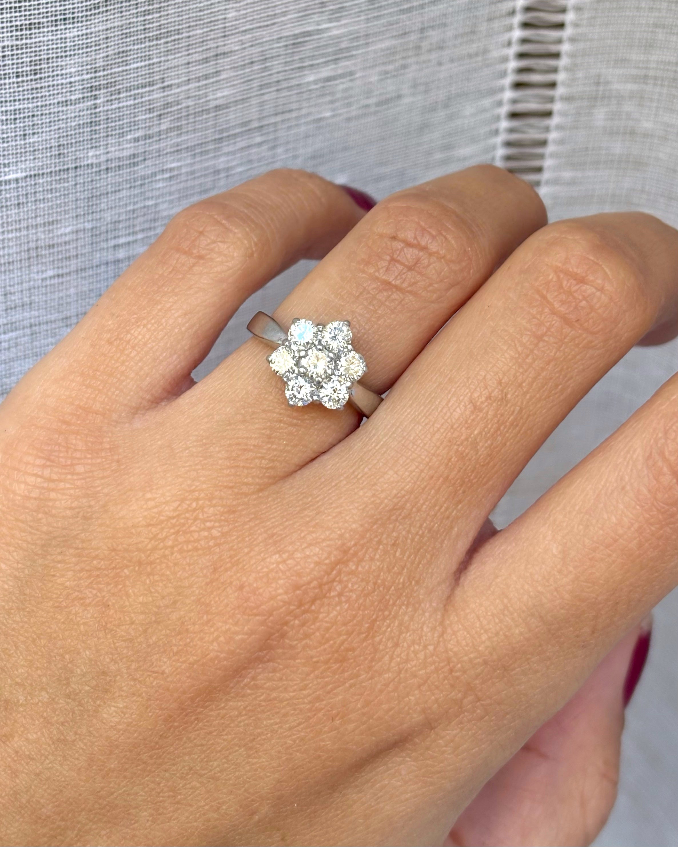 Bague Marguerite Diamants 0.87 carat "Mila"