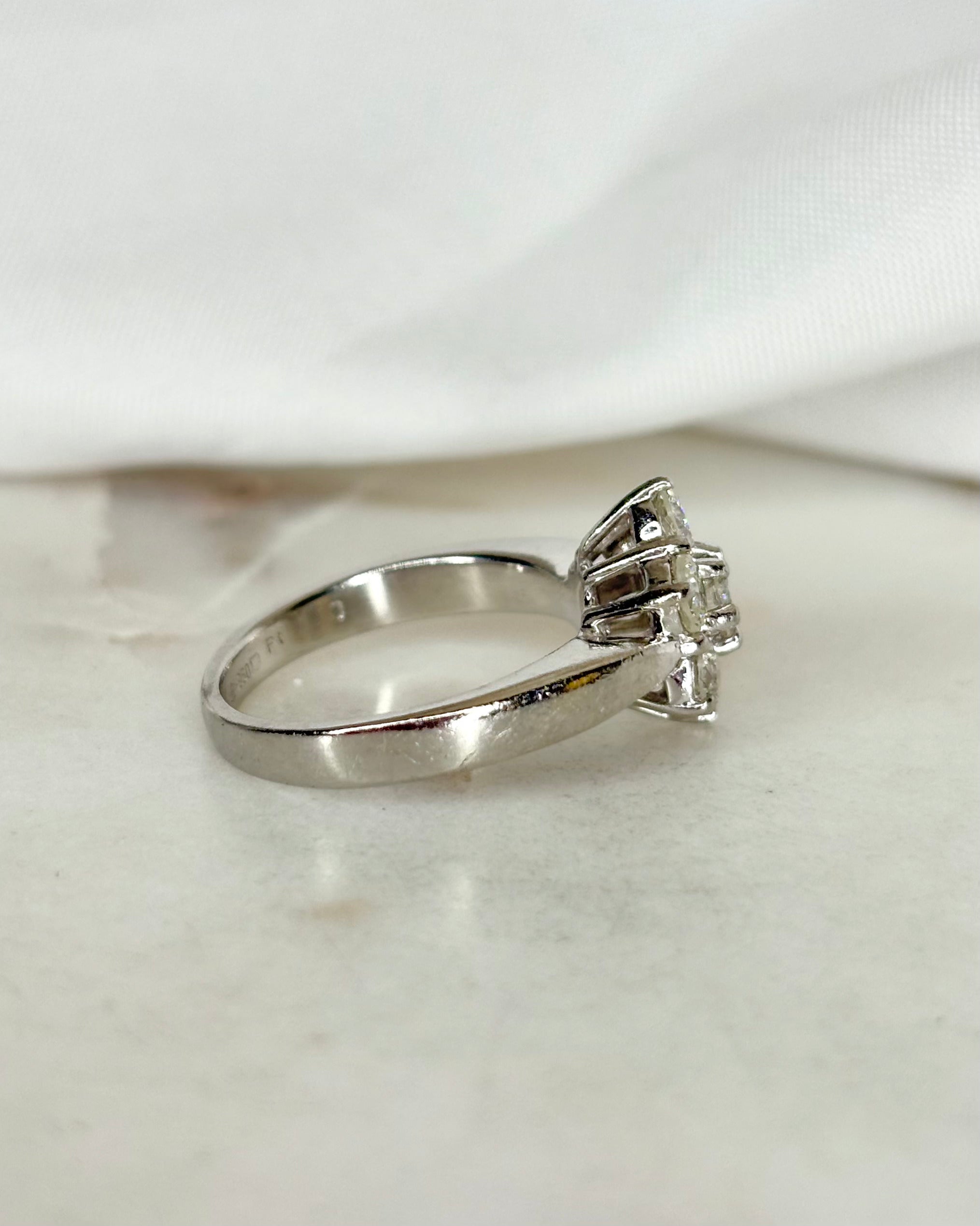Bague Marguerite Diamants 0.87 carat "Mila"