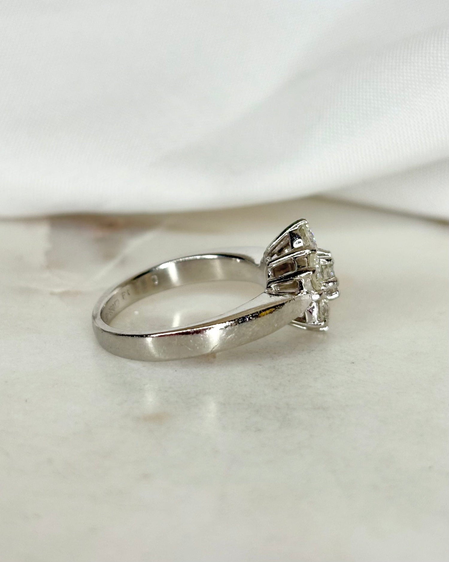 Bague Marguerite Diamants 0.87 carat "Mila"