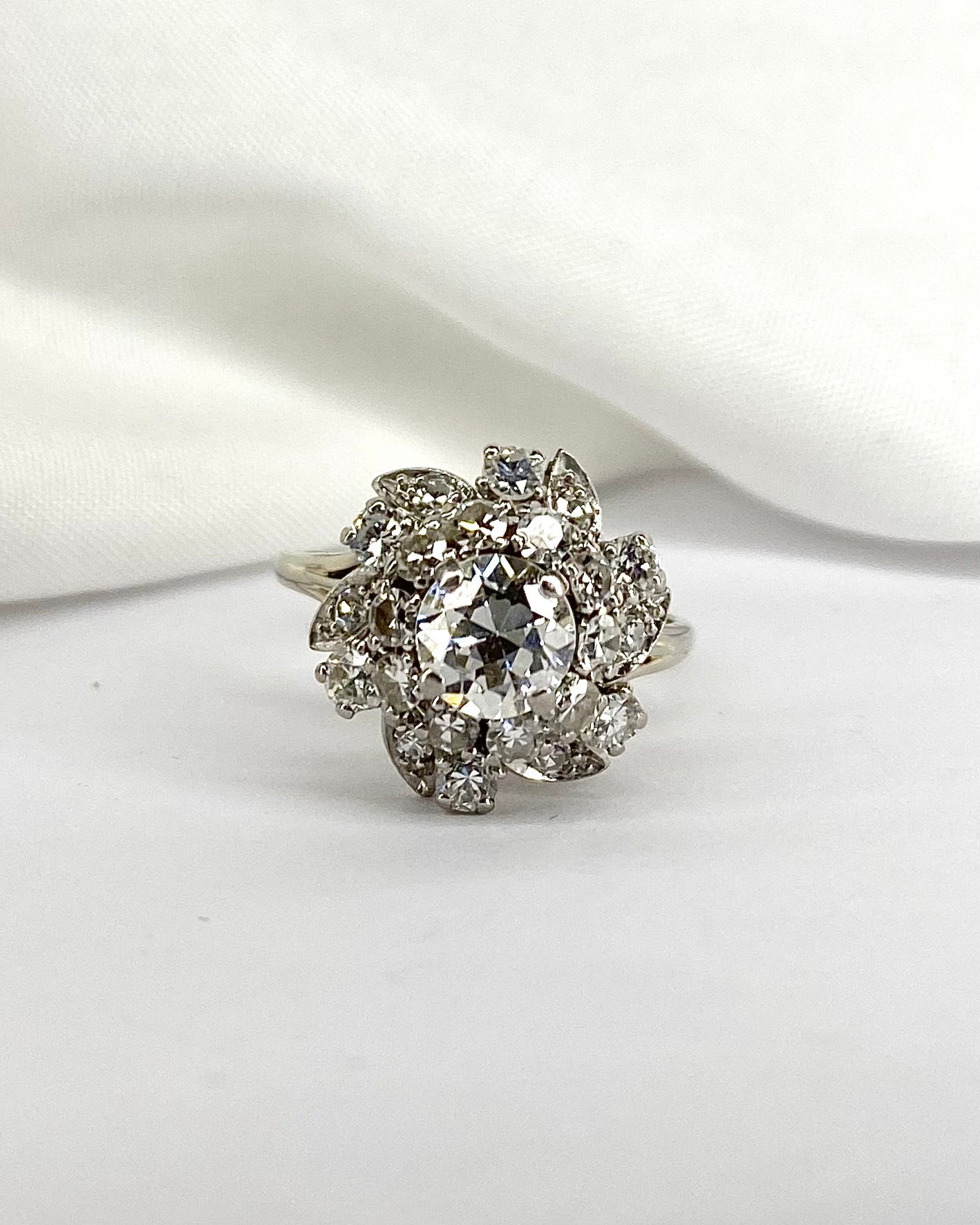 Bague Marguerite Diamants 1.53 carat "Sade"